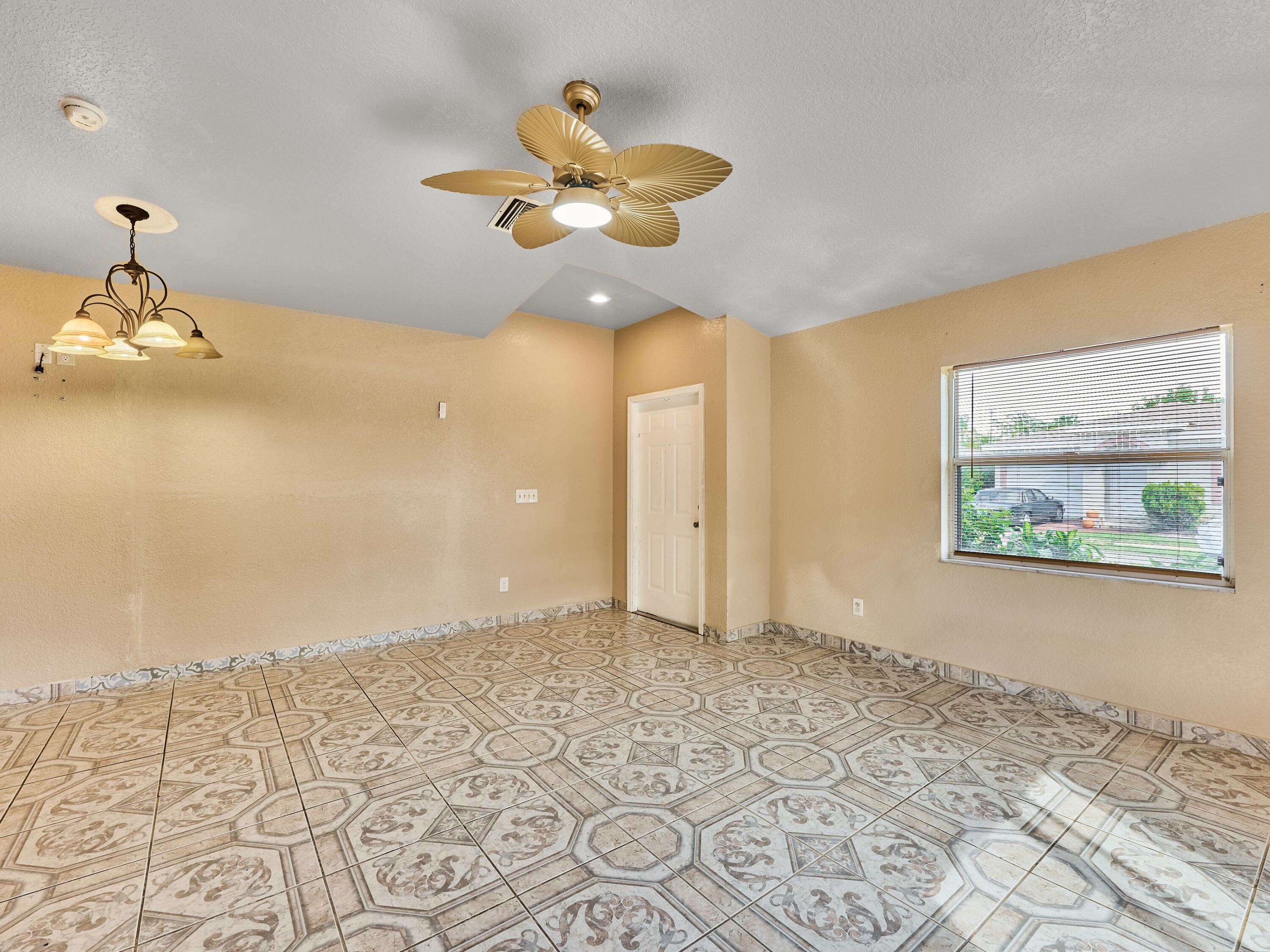 556 E Ridge Cir Circle N, Boynton Beach, FL 33435 — photo 12 of 39