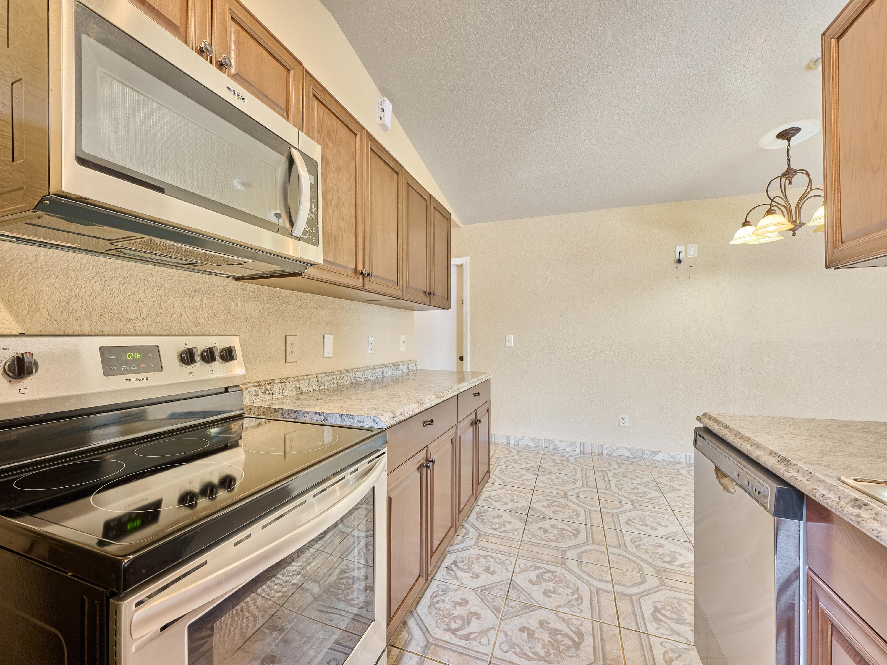556 E Ridge Cir Circle N, Boynton Beach, FL 33435 — photo 17 of 39