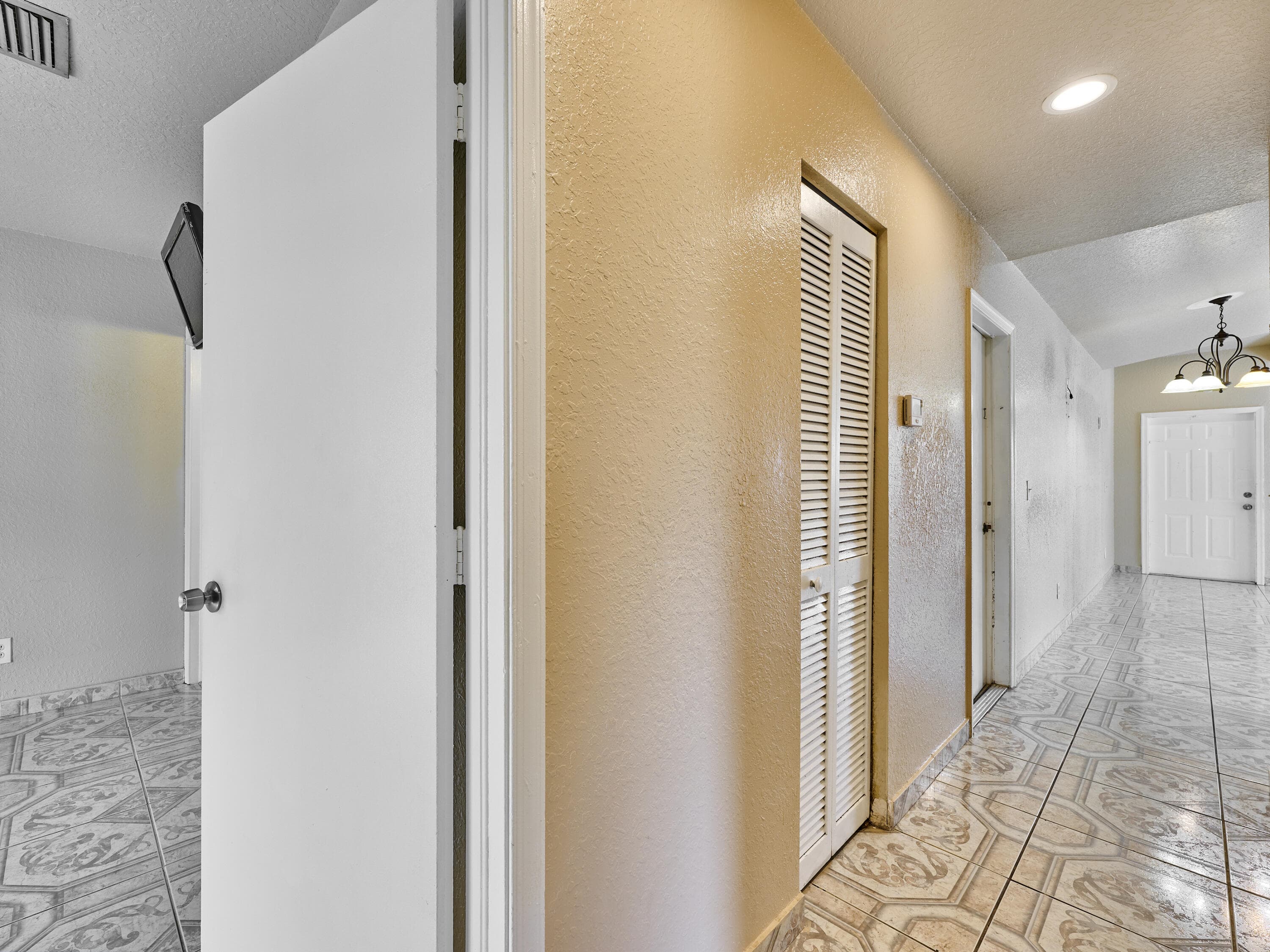 556 E Ridge Cir Circle N, Boynton Beach, FL 33435 — photo 22 of 39