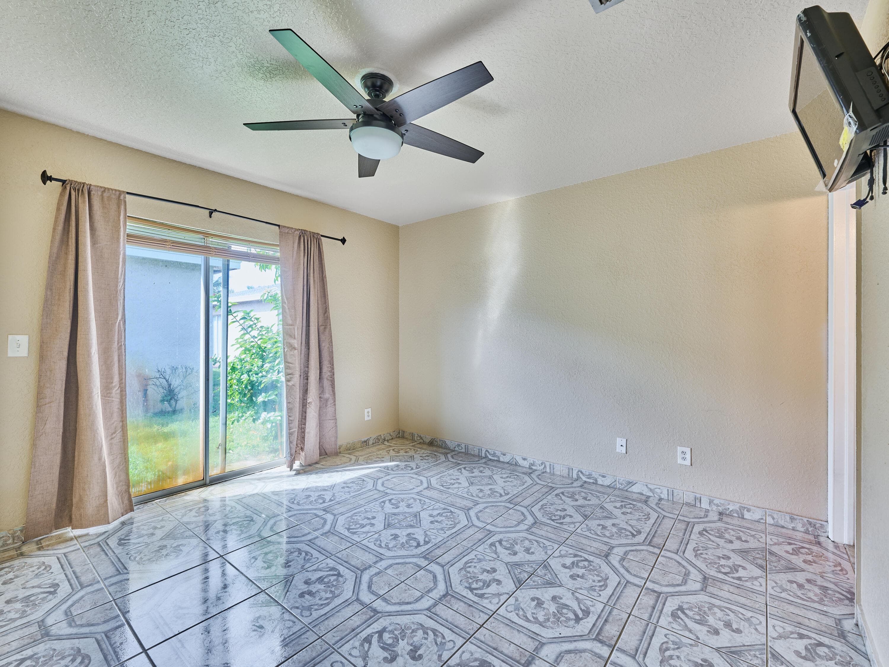 556 E Ridge Cir Circle N, Boynton Beach, FL 33435 — photo 23 of 39