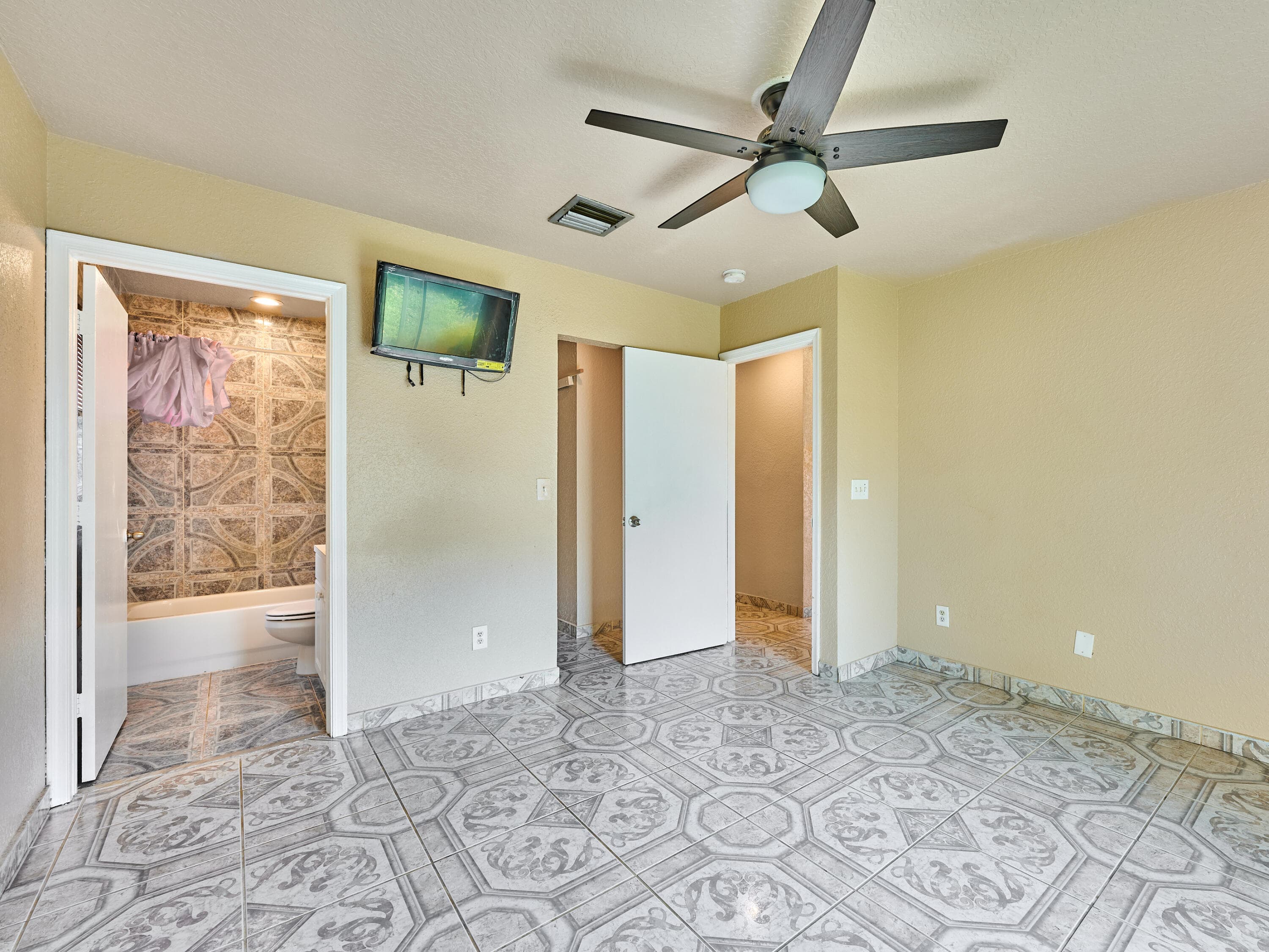 556 E Ridge Cir Circle N, Boynton Beach, FL 33435 — photo 26 of 39