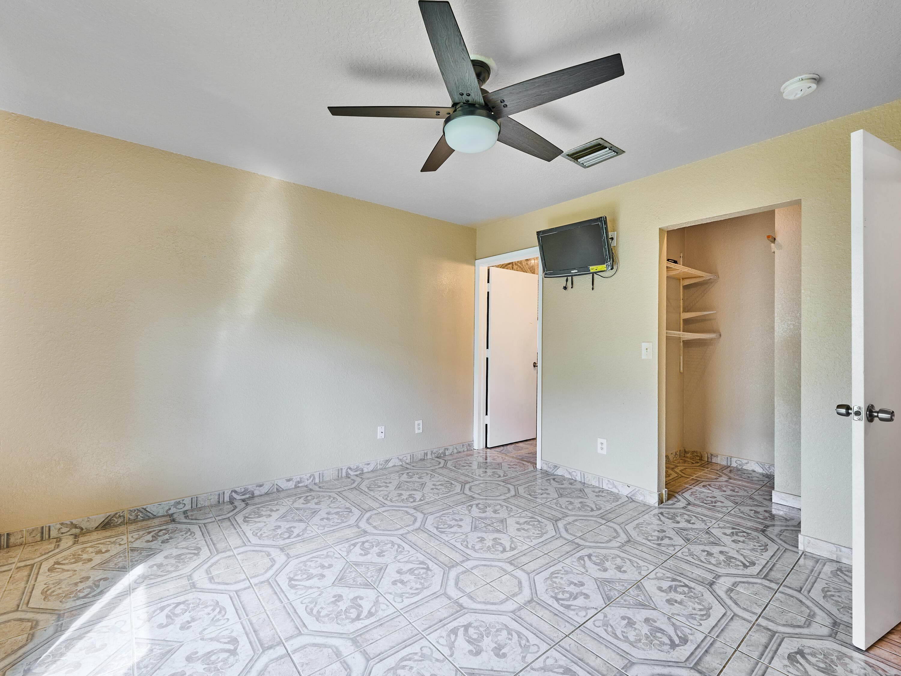 556 E Ridge Cir Circle N, Boynton Beach, FL 33435 — photo 27 of 39