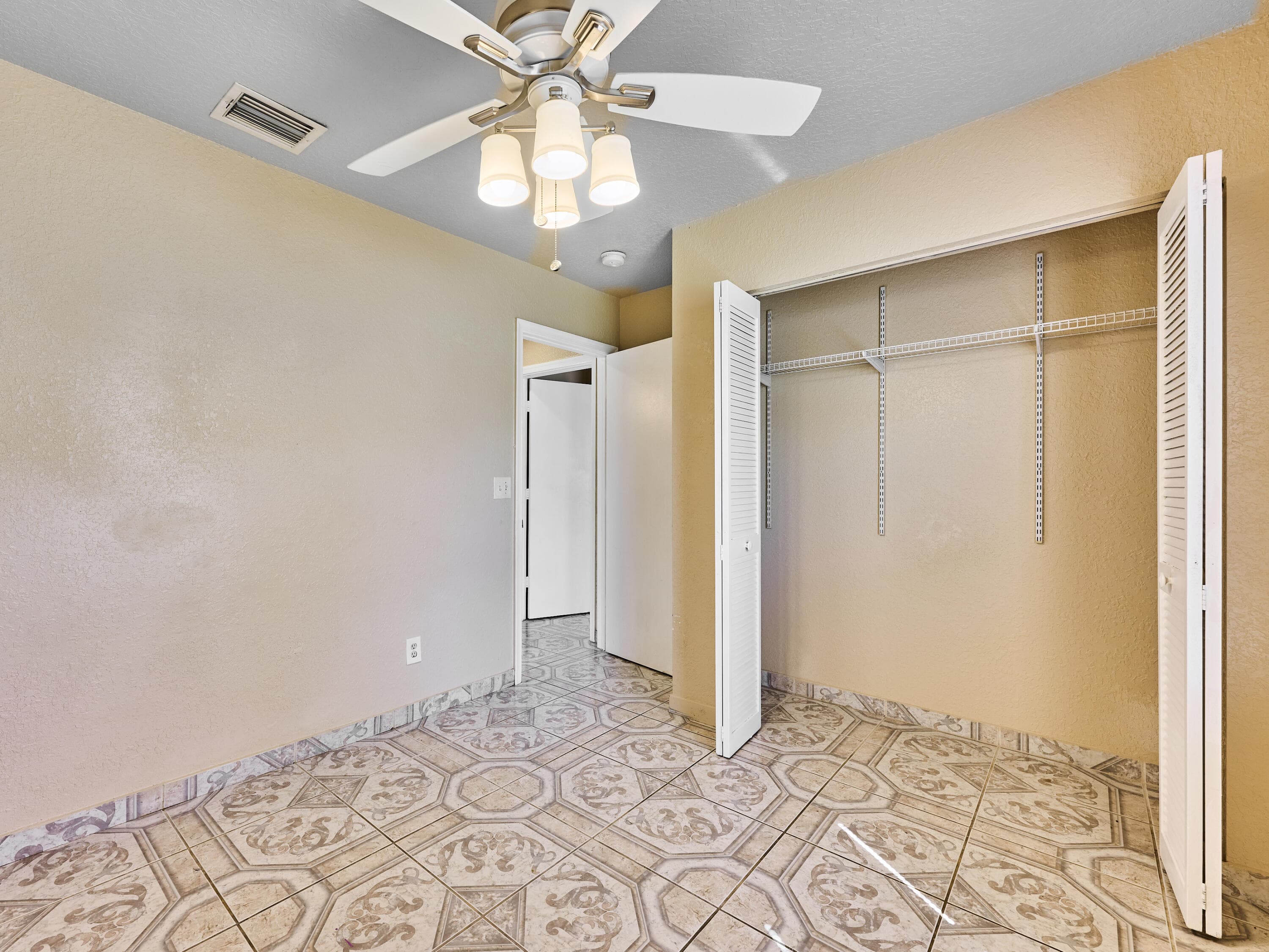 556 E Ridge Cir Circle N, Boynton Beach, FL 33435 — photo 36 of 39