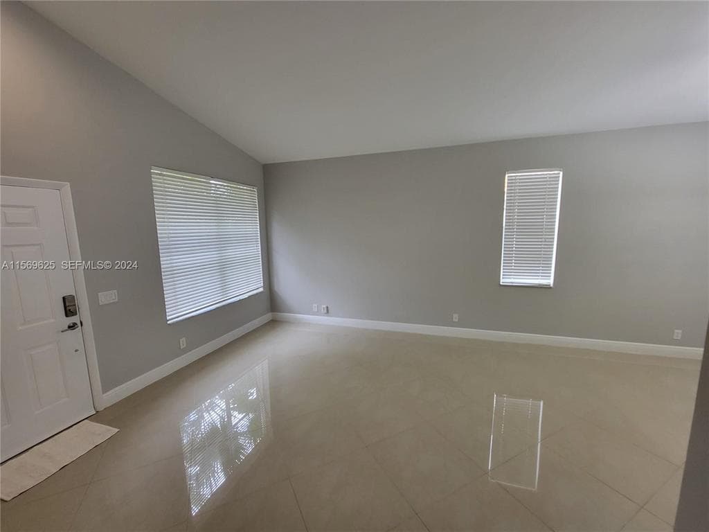 928 Falling Water Road, Weston, FL 33326 — photo 8 of 37