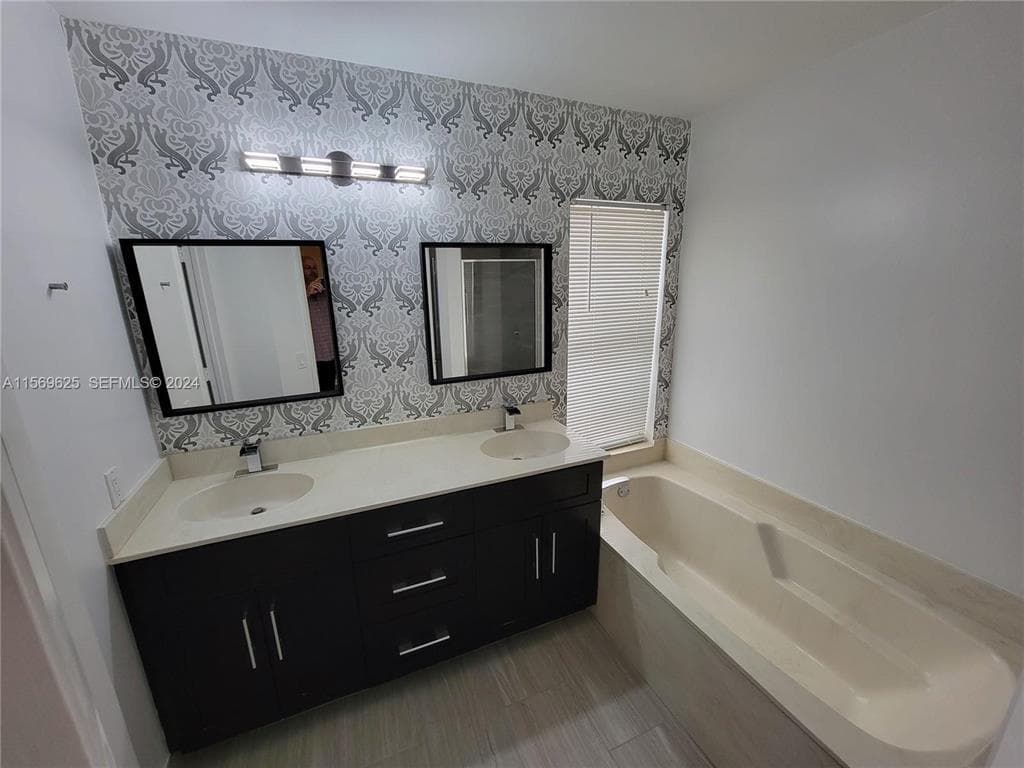 928 Falling Water Road, Weston, FL 33326 — photo 14 of 37