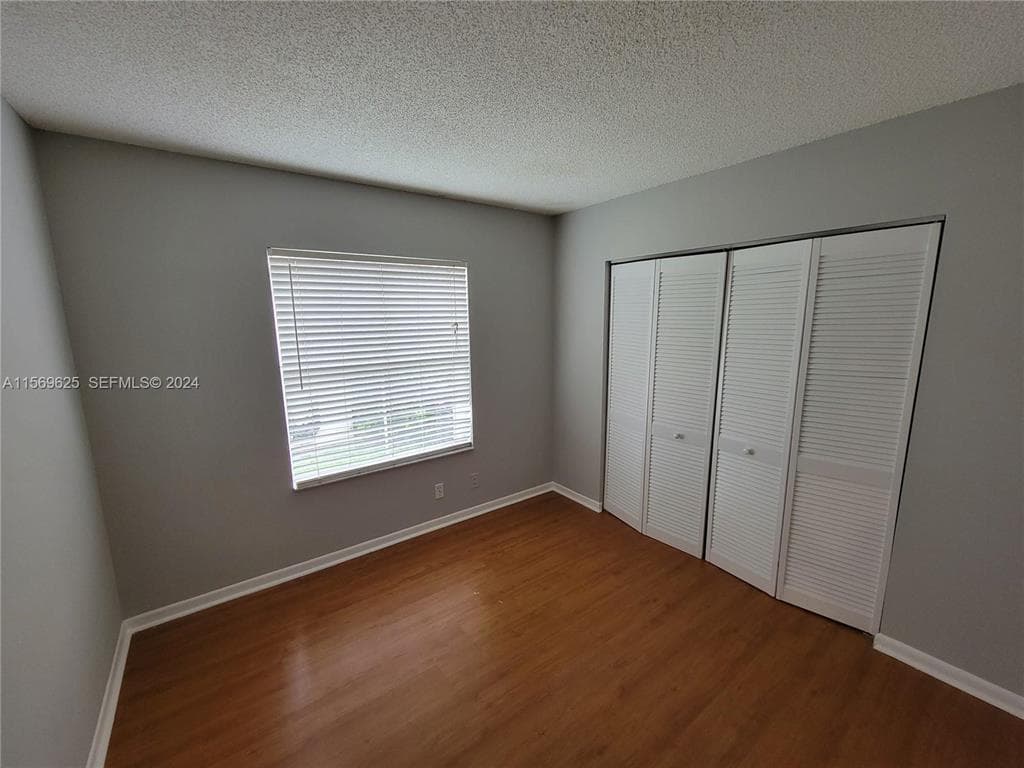 928 Falling Water Road, Weston, FL 33326 — photo 17 of 37
