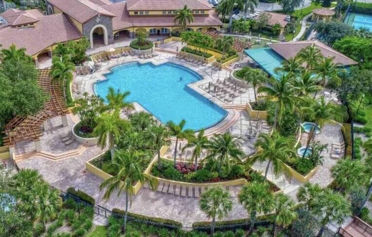 957 Mill Creek Drive, Palm Beach Gardens, FL 33410 — photo 41 of 48