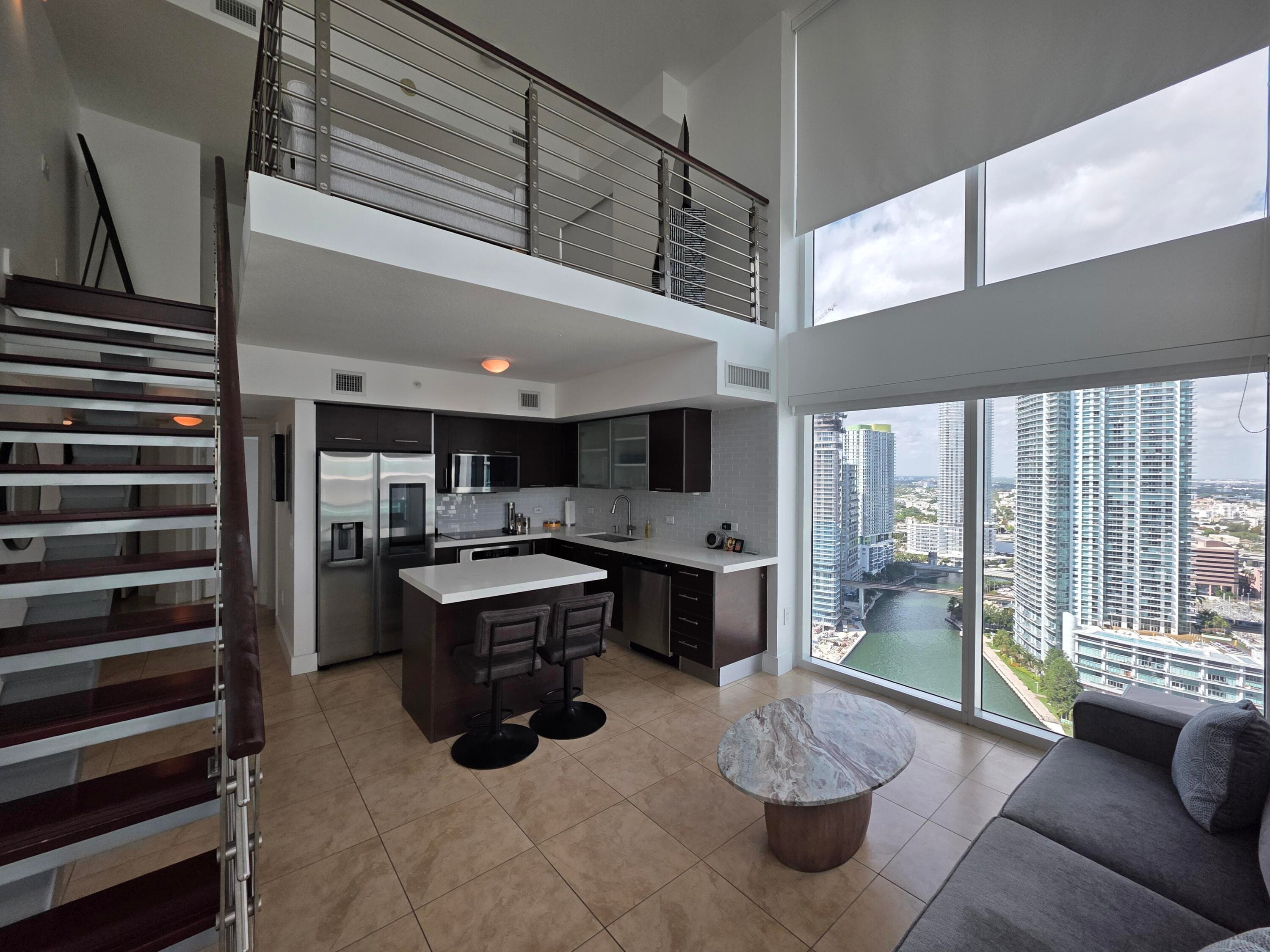 41 SE 5th Street 1917, Miami, FL 33131 — photo 1 of 24