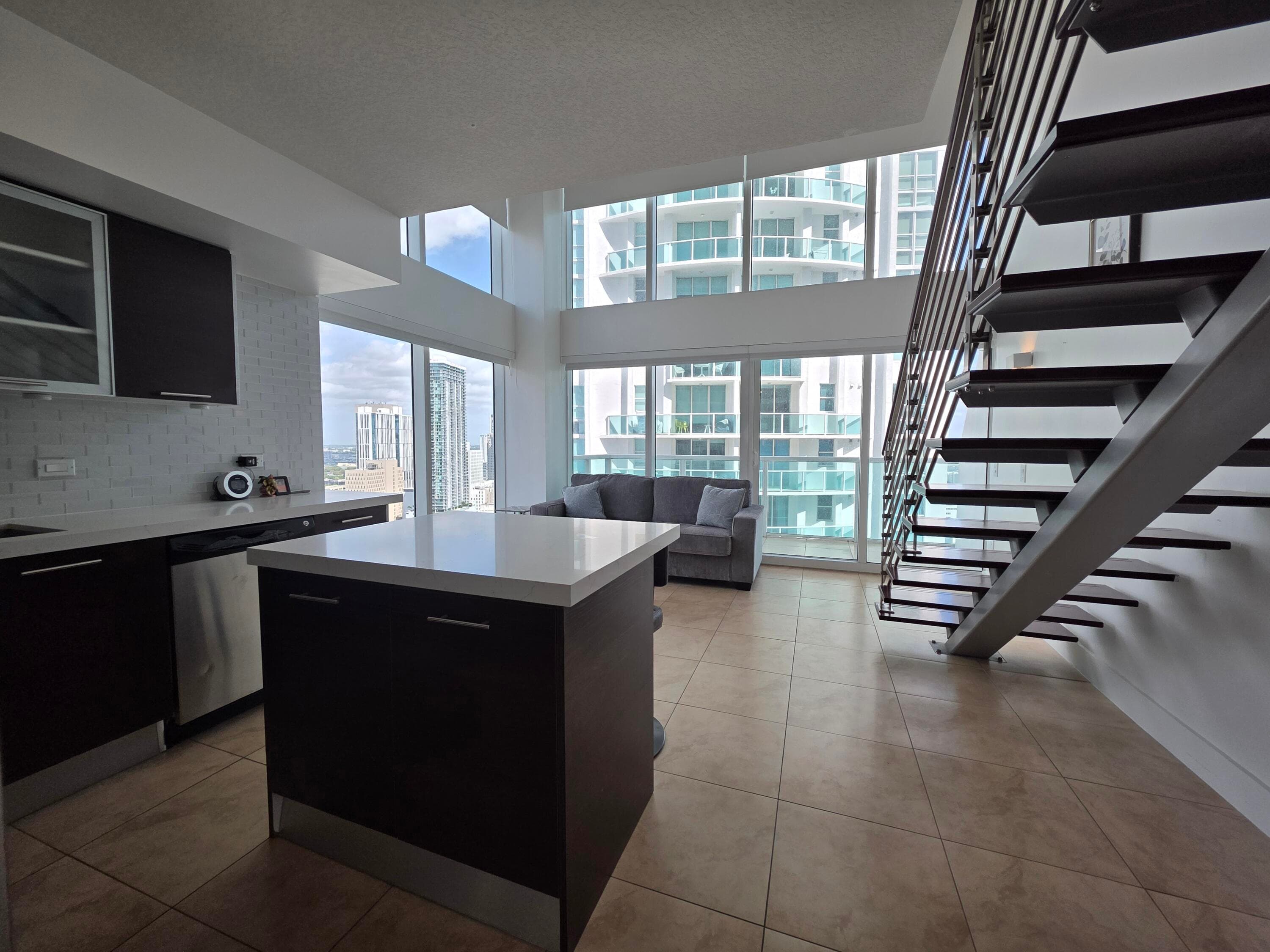 41 SE 5th Street 1917, Miami, FL 33131 — photo 6 of 24