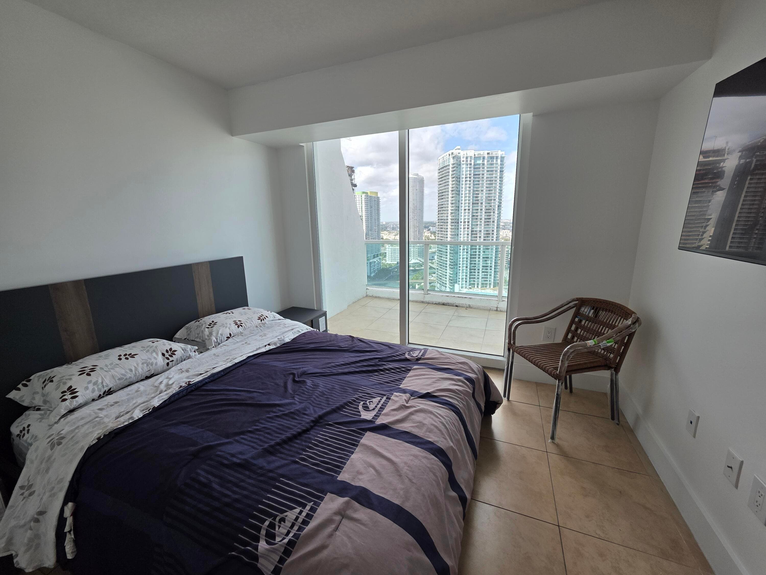 41 SE 5th Street 1917, Miami, FL 33131 — photo 10 of 24