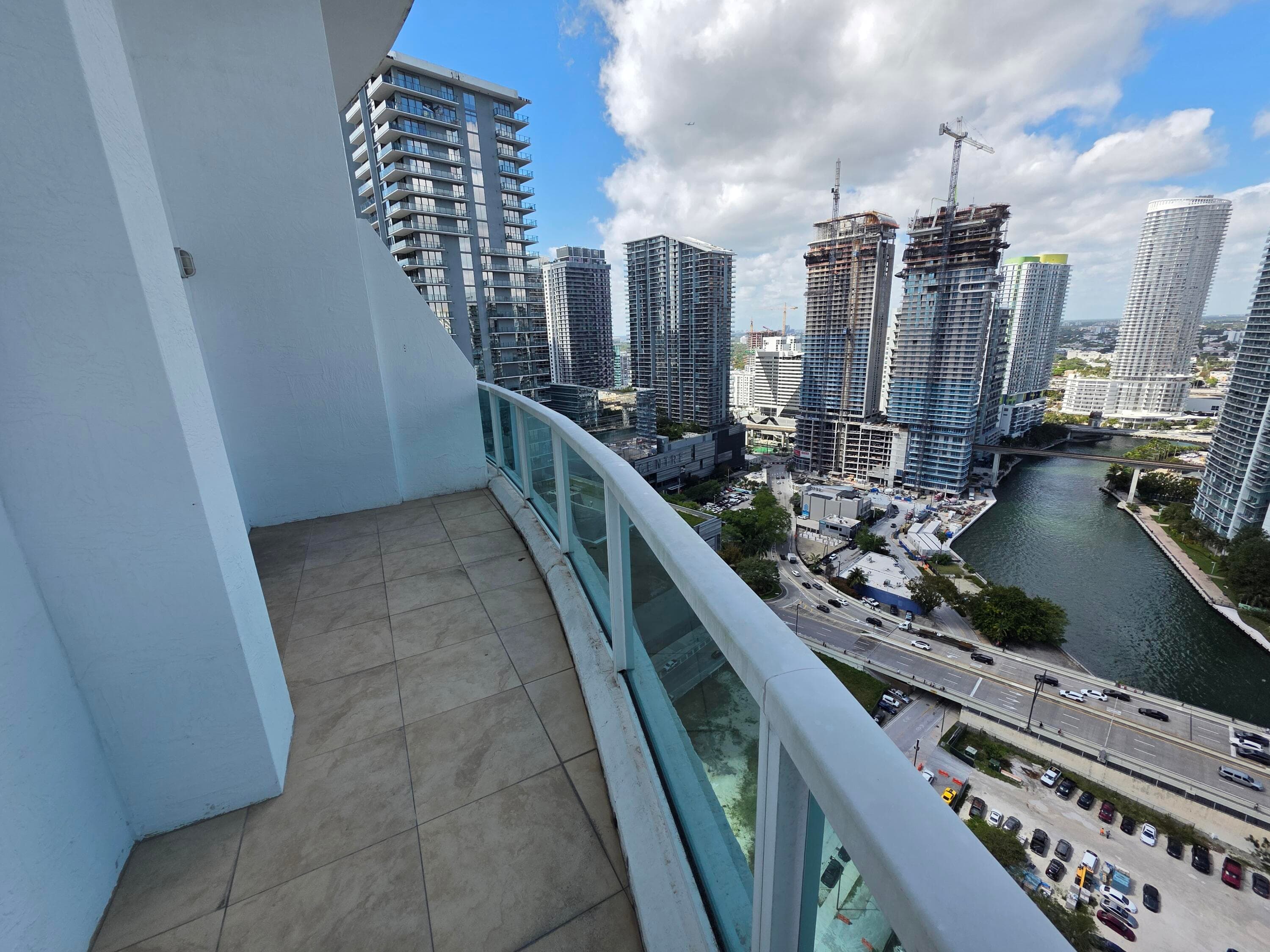 41 SE 5th Street 1917, Miami, FL 33131 — photo 12 of 24