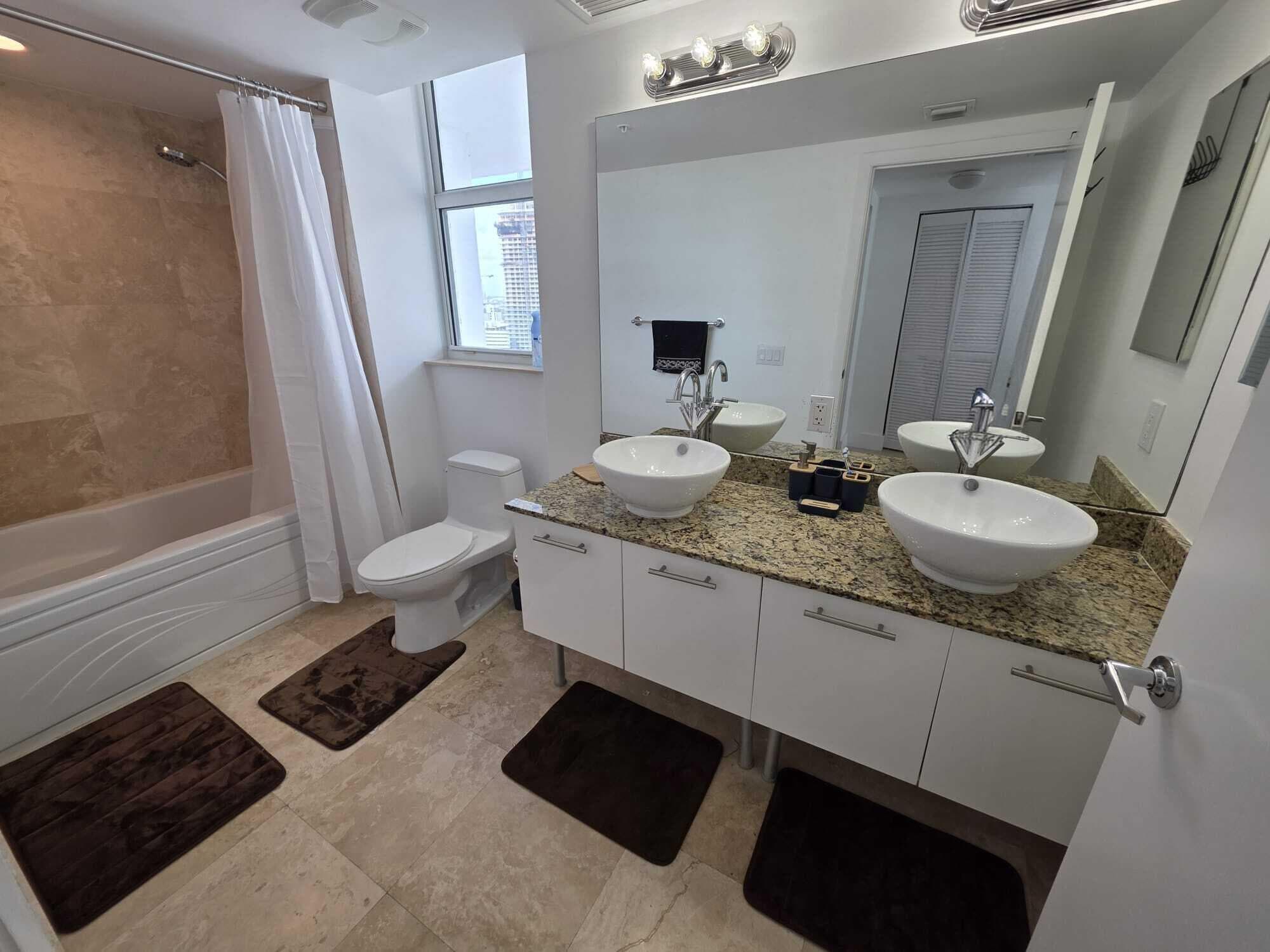 41 SE 5th Street 1917, Miami, FL 33131 — photo 24 of 24