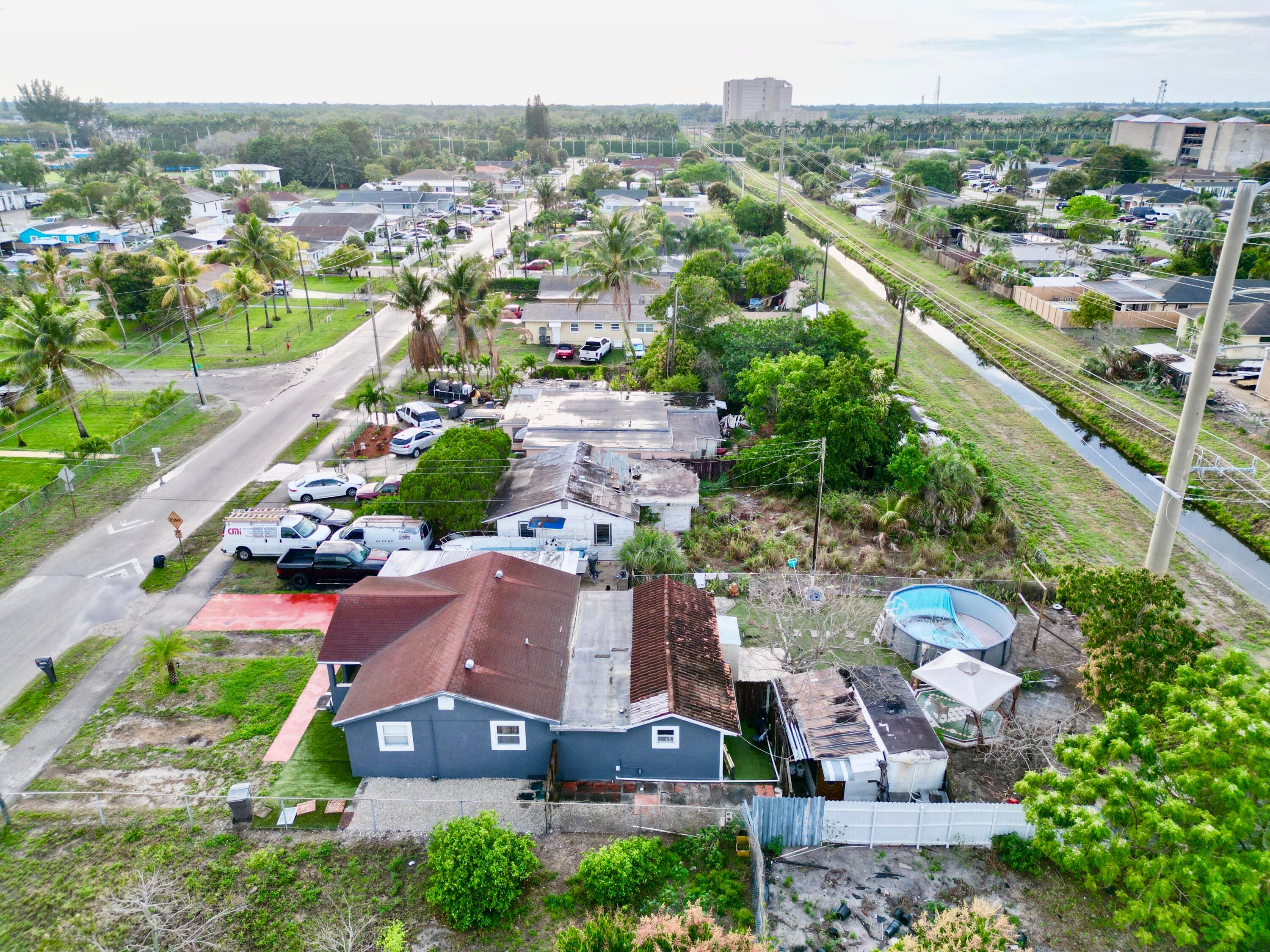 2743 Kentucky Street, West Palm Beach, FL 33406 — photo 10 of 35