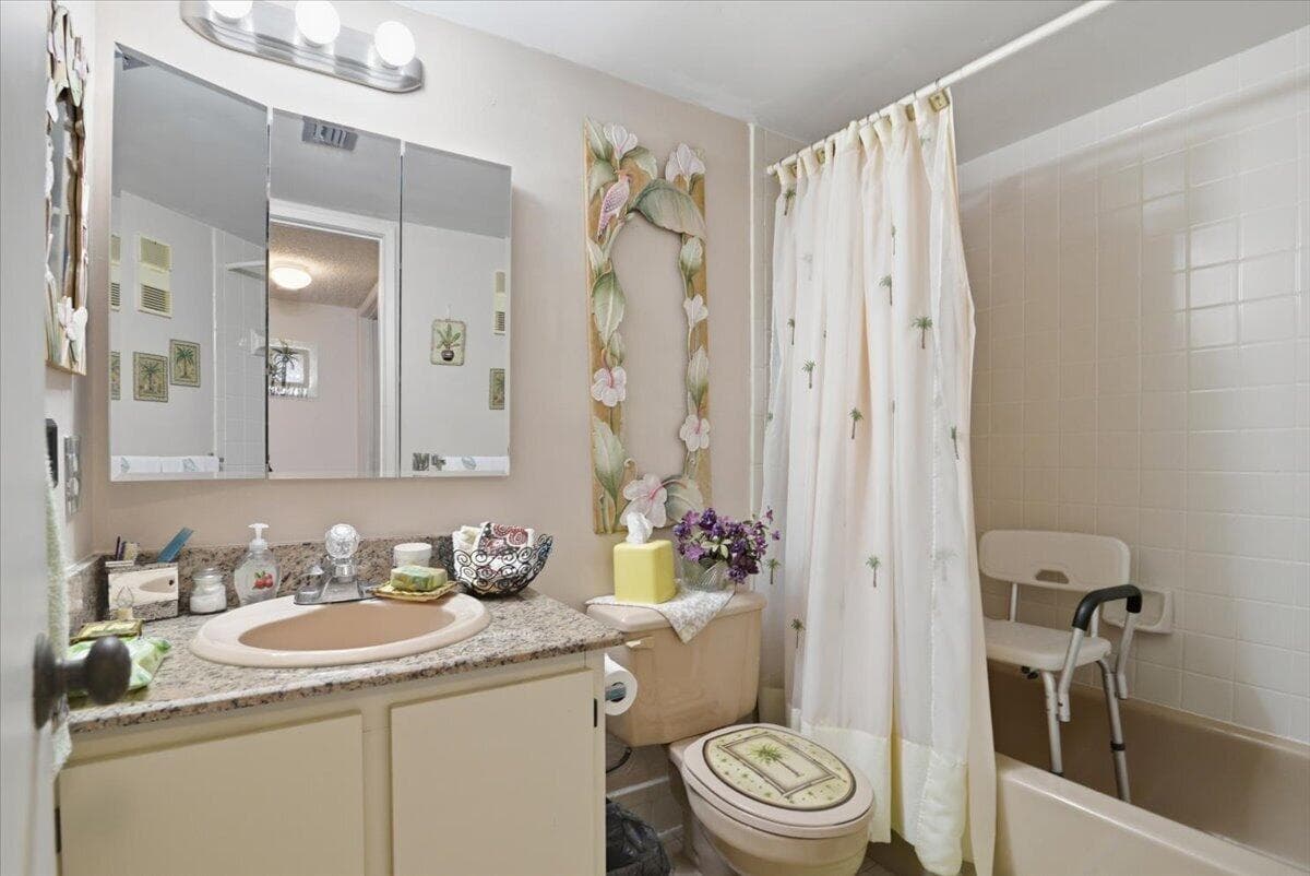 2220 N Cypress Bend Drive 410, Pompano Beach, FL 33069 — photo 18 of 27