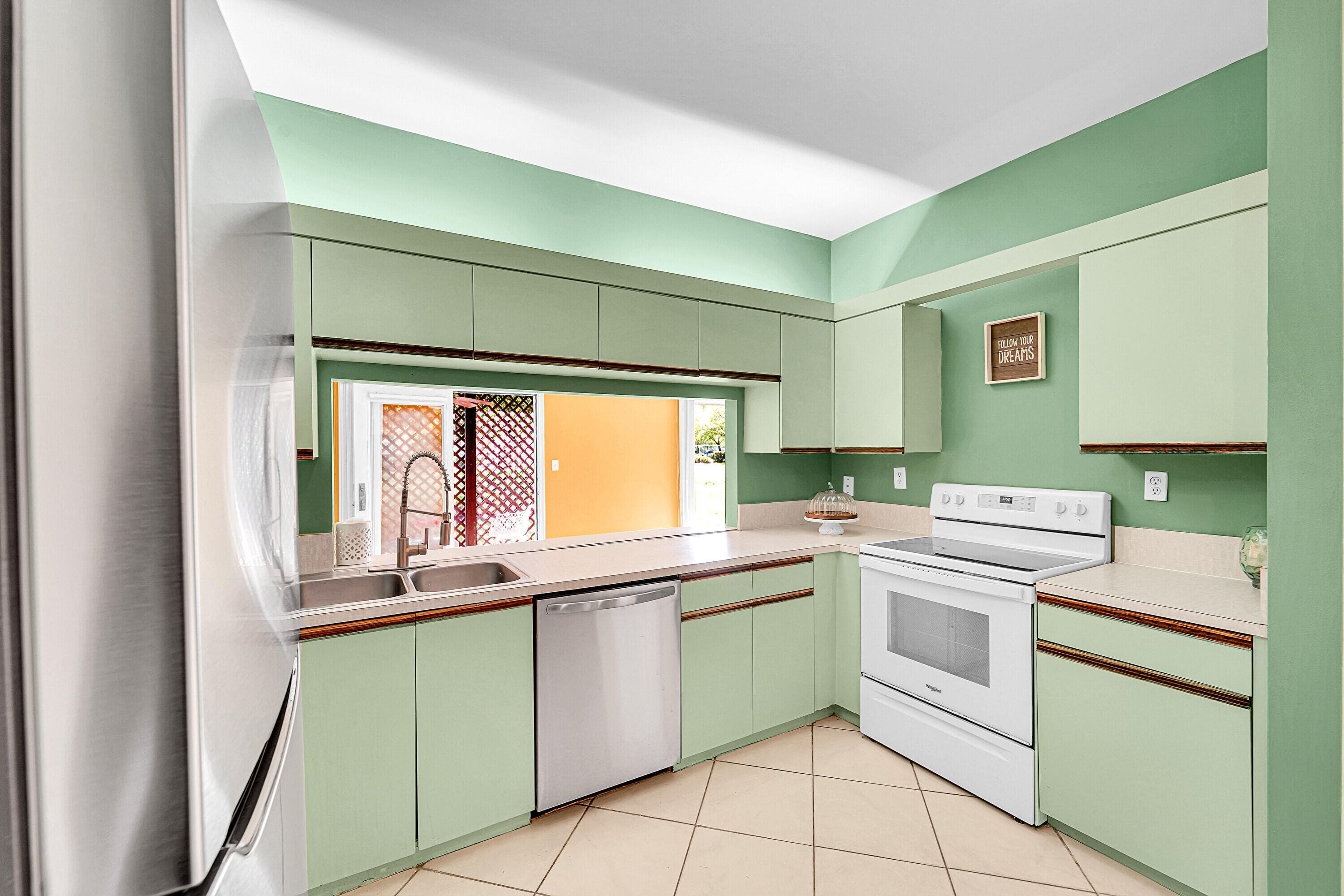 100 E Hemingway Circle, Margate, FL 33063 — photo 4 of 25