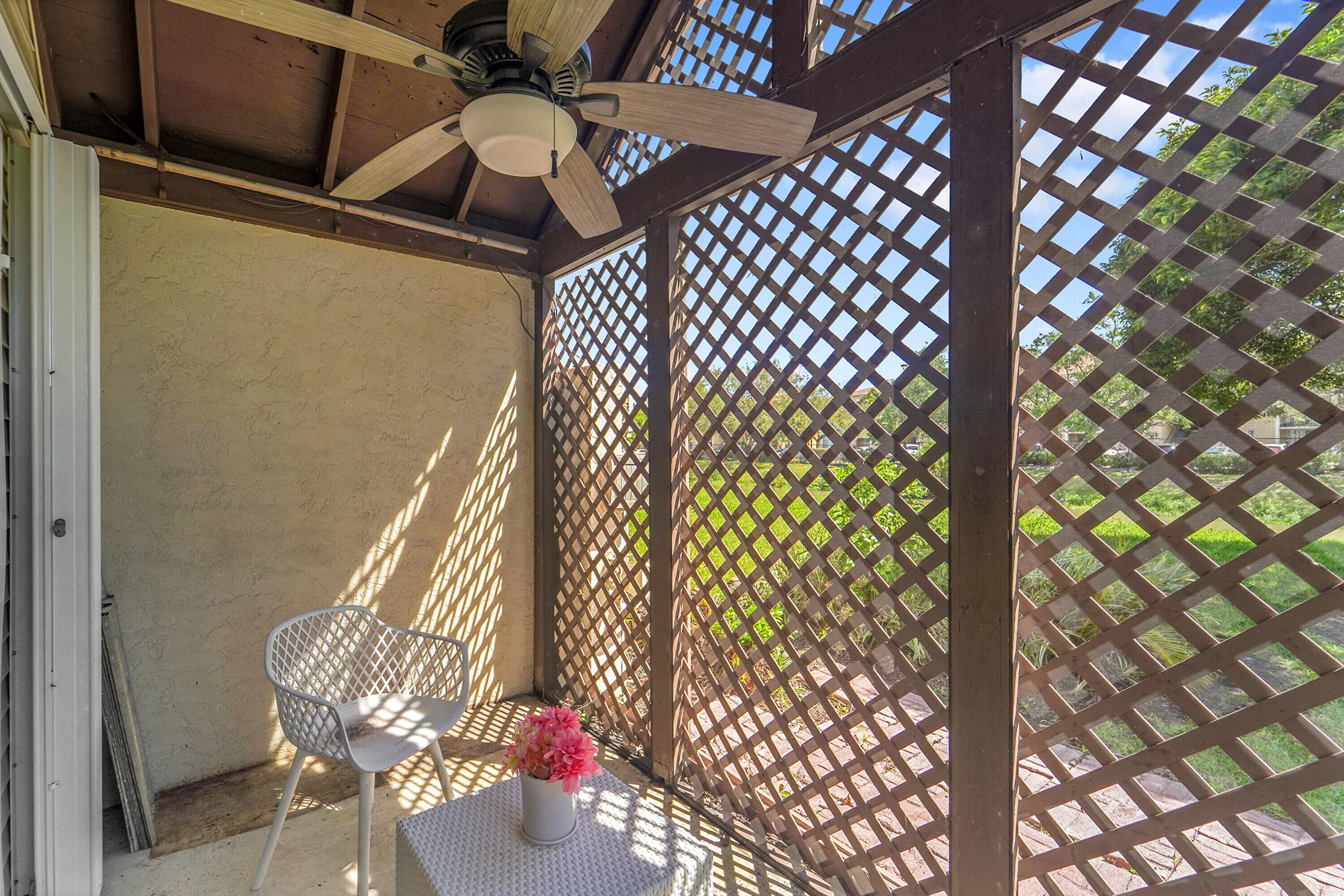 100 E Hemingway Circle, Margate, FL 33063 — photo 7 of 25