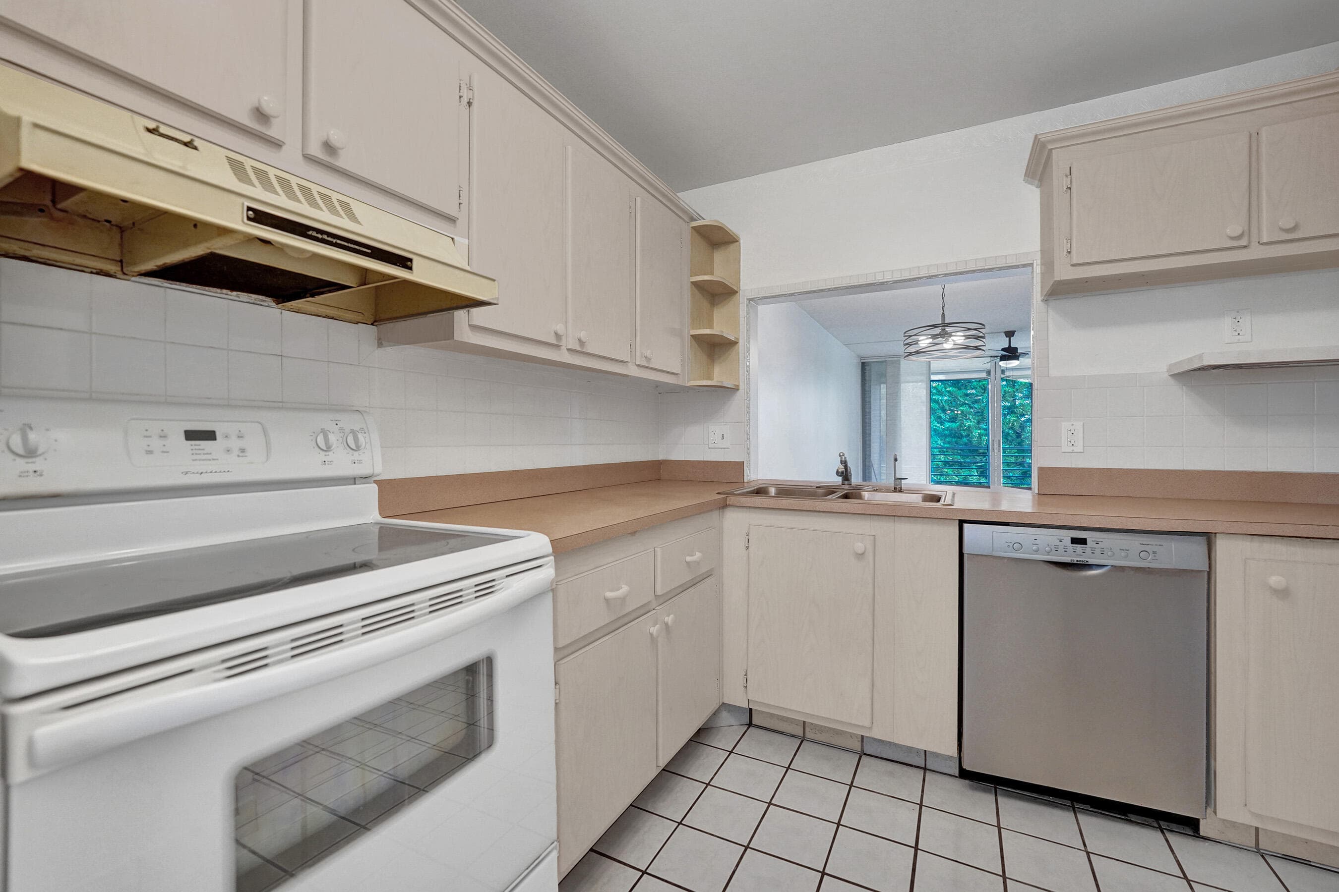 9470 Poinciana Place 308, Davie, FL 33324 — photo 13 of 53