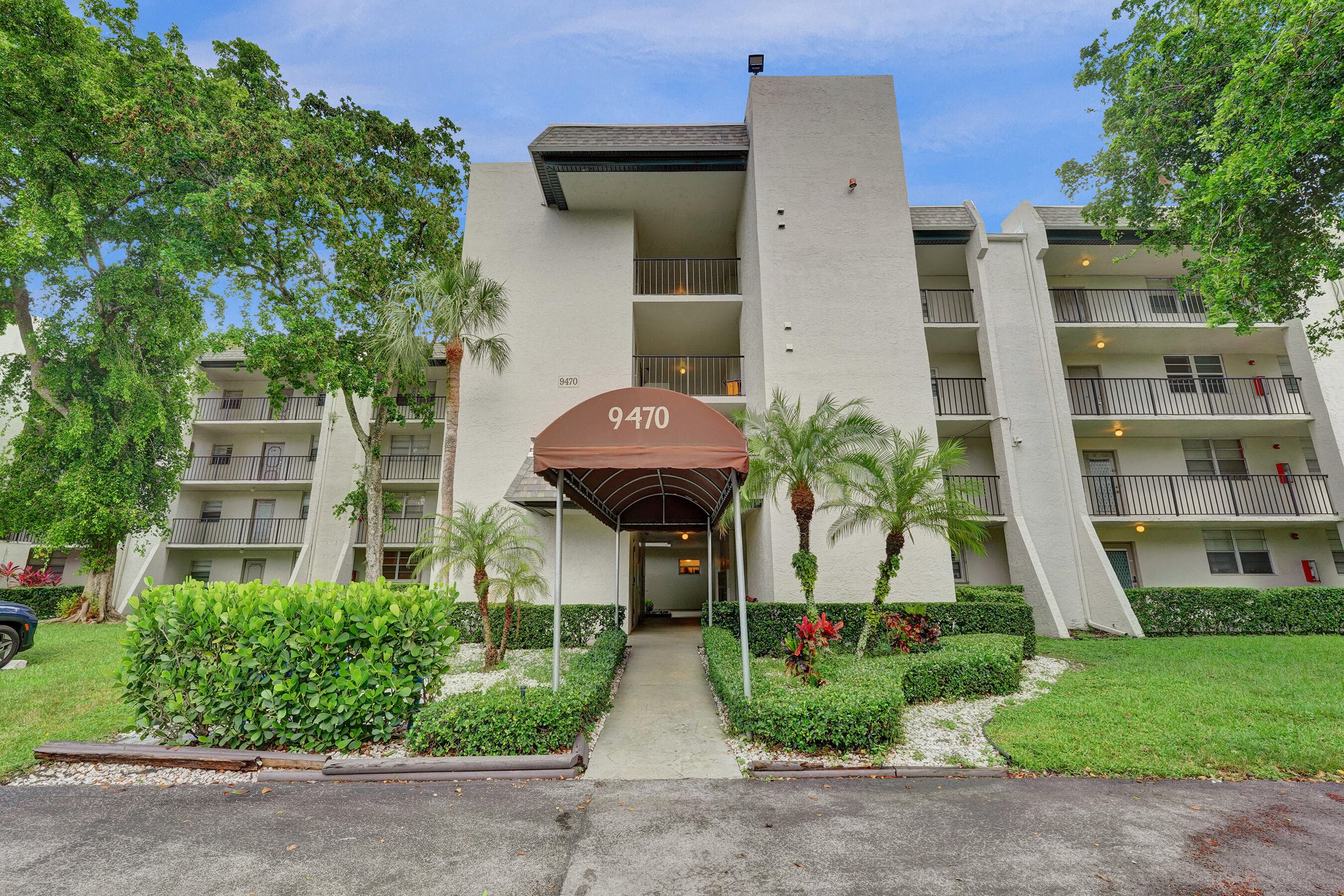 9470 Poinciana Place 308, Davie, FL 33324 — photo 1 of 53