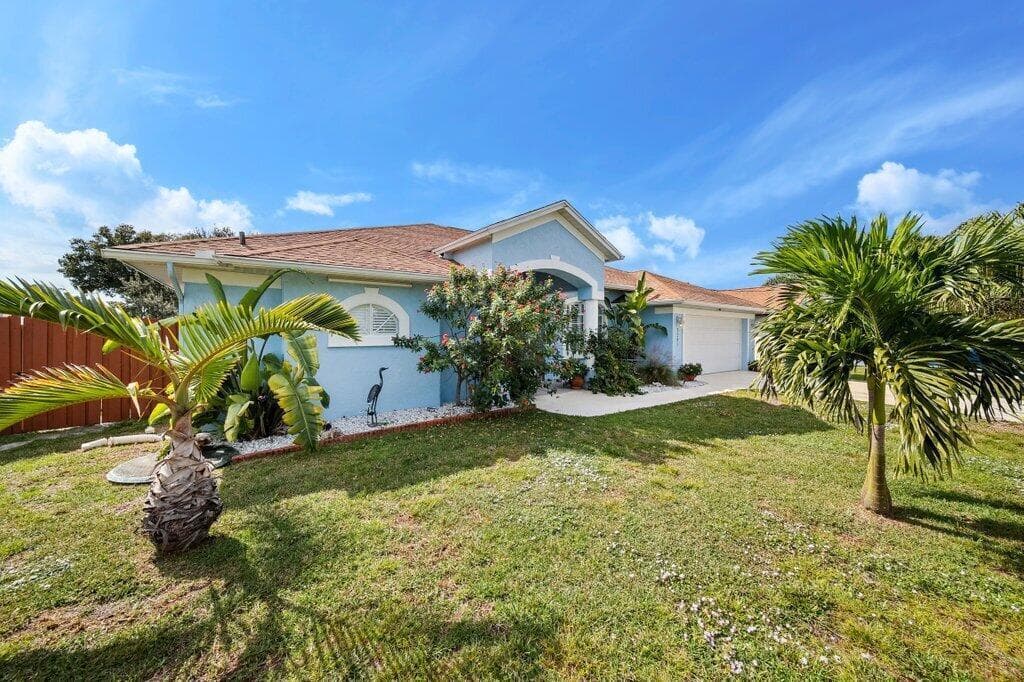 3285 SE Pinto Street, Port St. Lucie, FL 34984 — photo 6 of 37