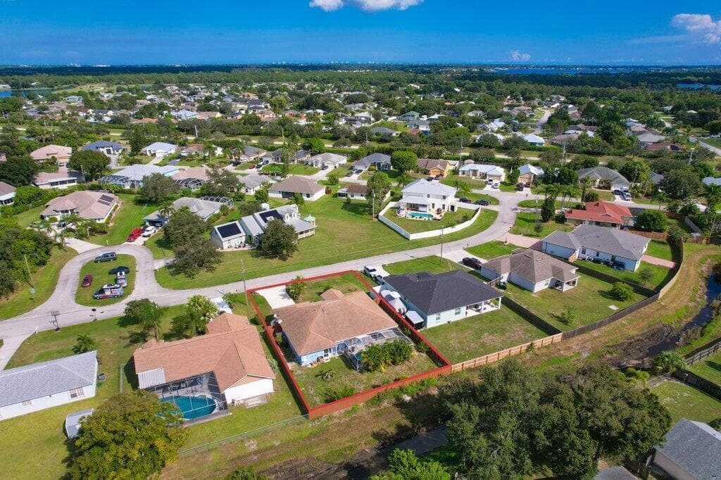 3285 SE Pinto Street, Port St. Lucie, FL 34984 — photo 9 of 37
