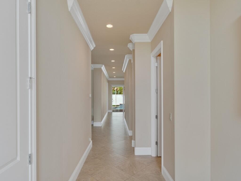 445 Wingate Terrace SW, Vero Beach, FL 32968 — photo 3 of 37
