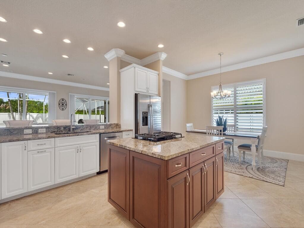 445 Wingate Terrace SW, Vero Beach, FL 32968 — photo 4 of 37