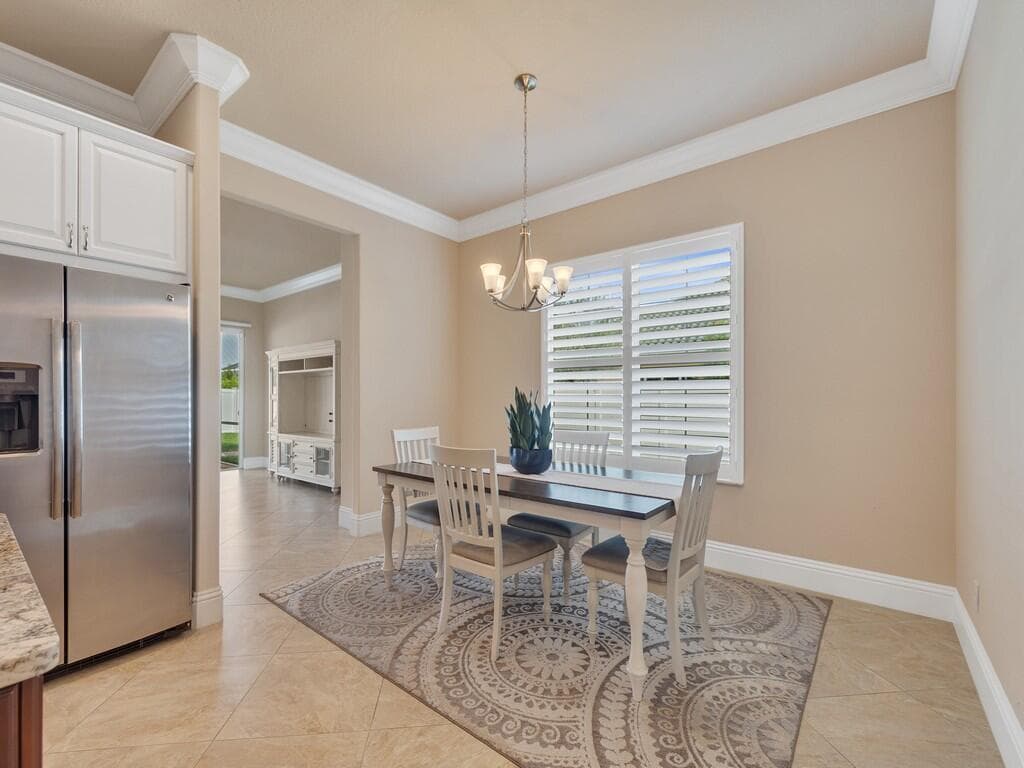 445 Wingate Terrace SW, Vero Beach, FL 32968 — photo 8 of 37