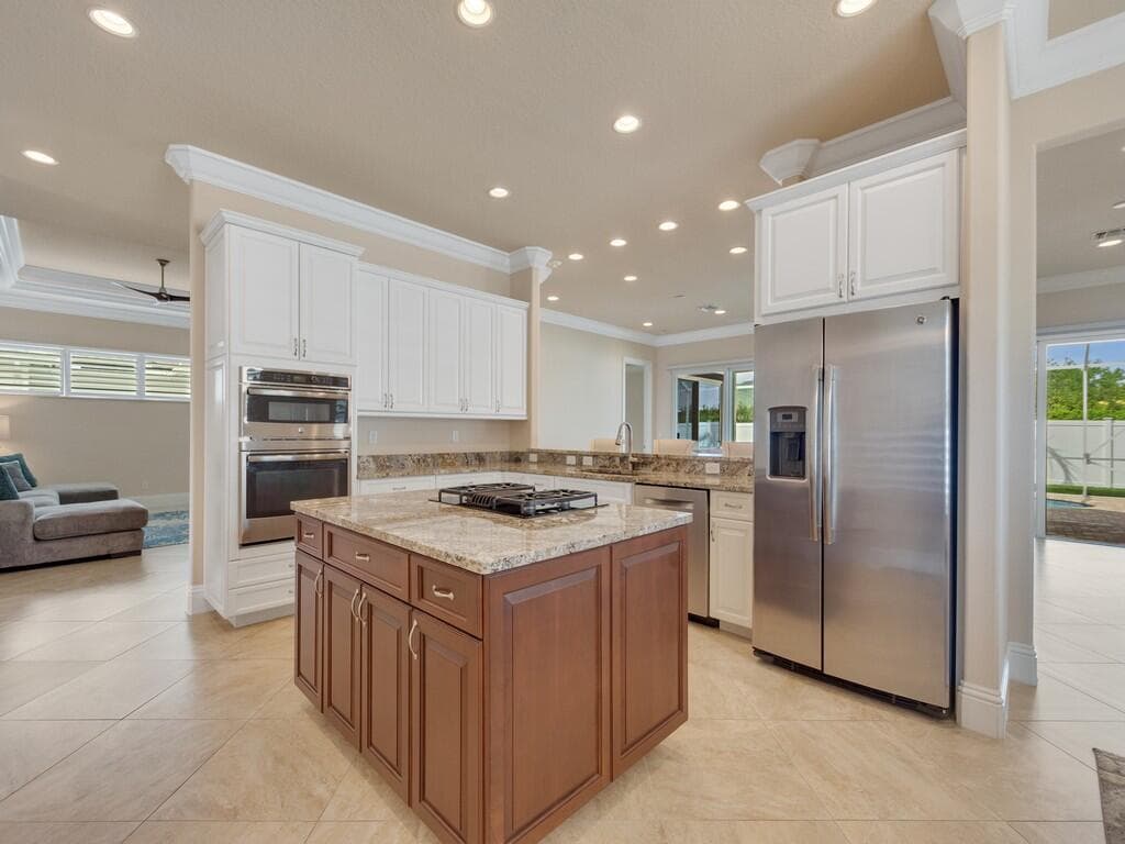 445 Wingate Terrace SW, Vero Beach, FL 32968 — photo 5 of 37