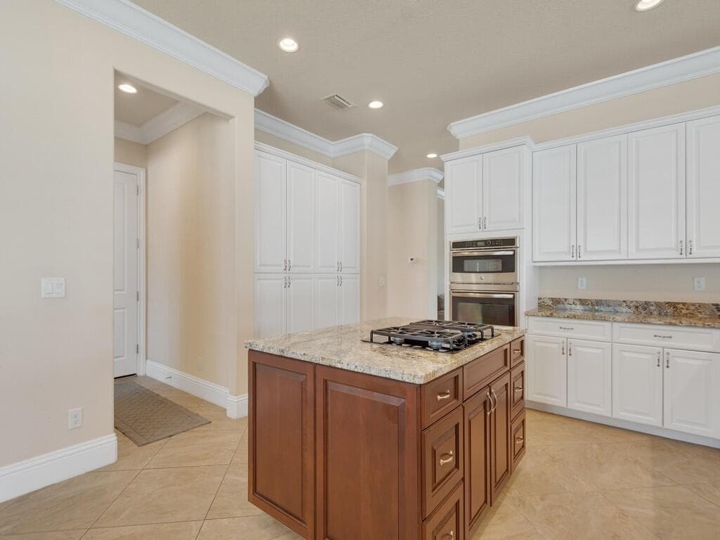 445 Wingate Terrace SW, Vero Beach, FL 32968 — photo 6 of 37