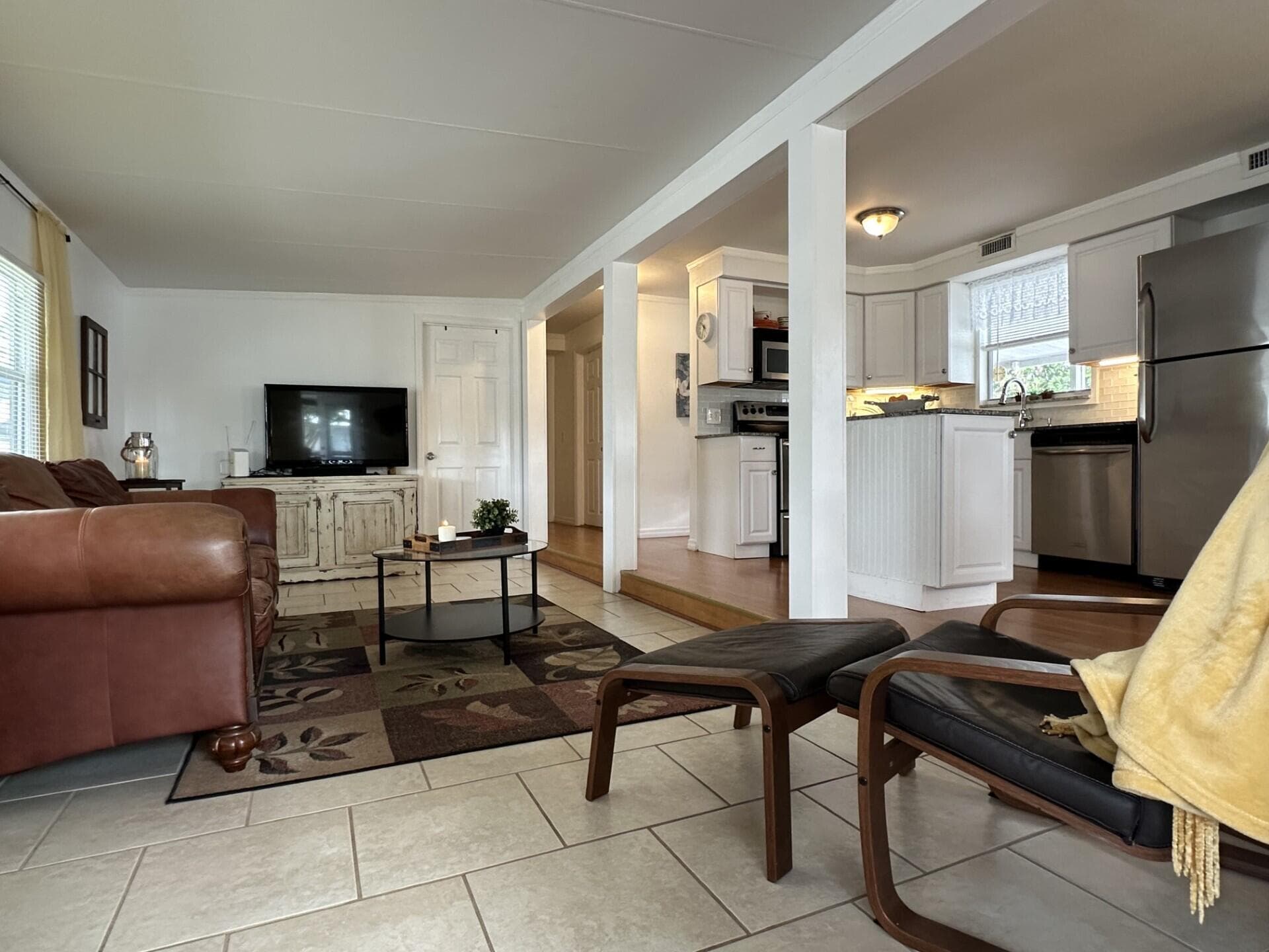 8661 SW 18th Place, Davie, FL 33324 — photo 9 of 29