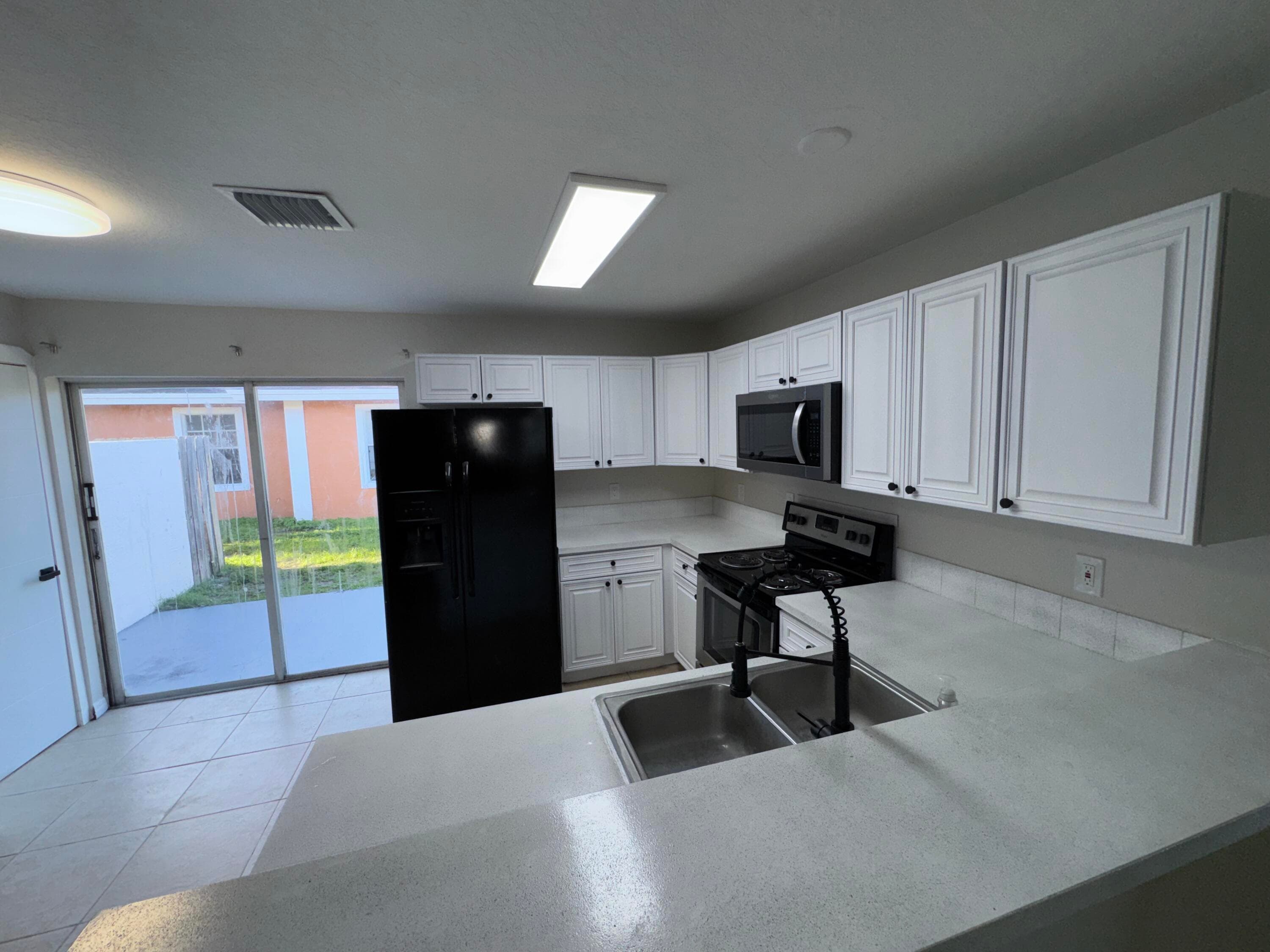 618 NE 1st Street A, Boynton Beach, FL 33435 — photo 6 of 32