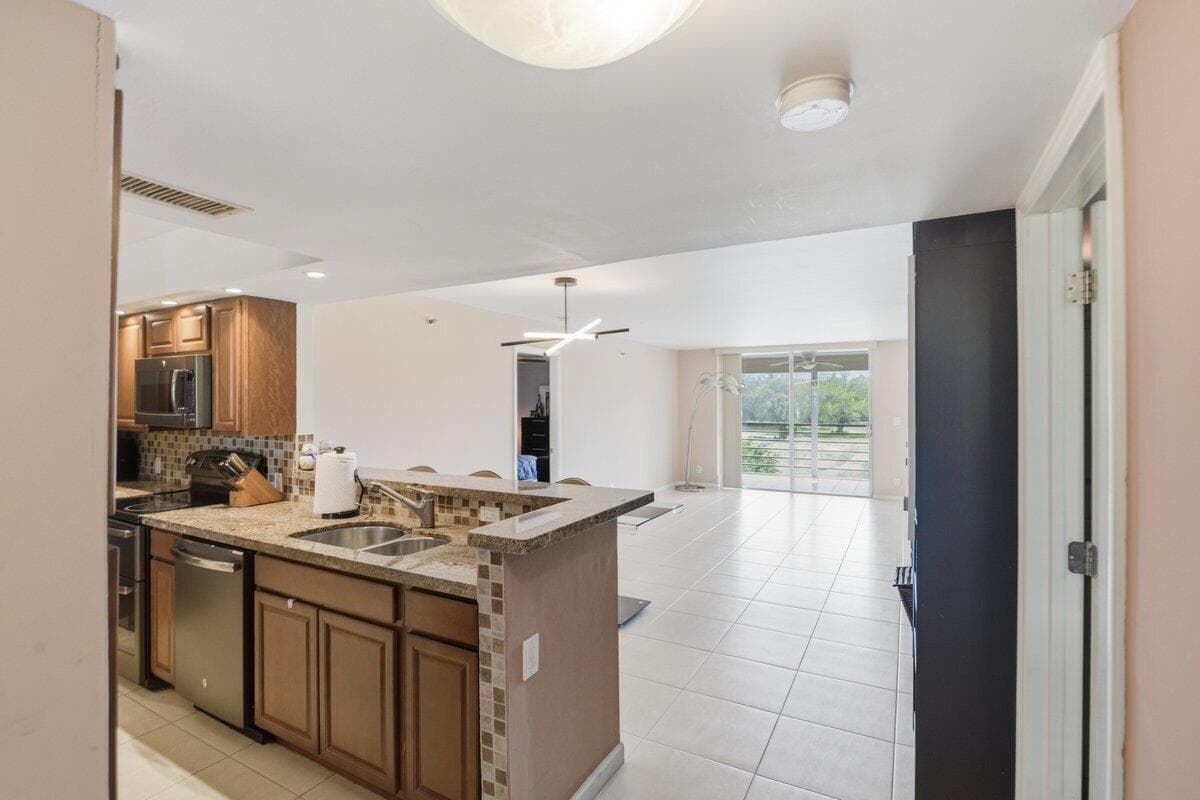 5340 NW 2nd Avenue 326, Boca Raton, FL 33487 — photo 5 of 29