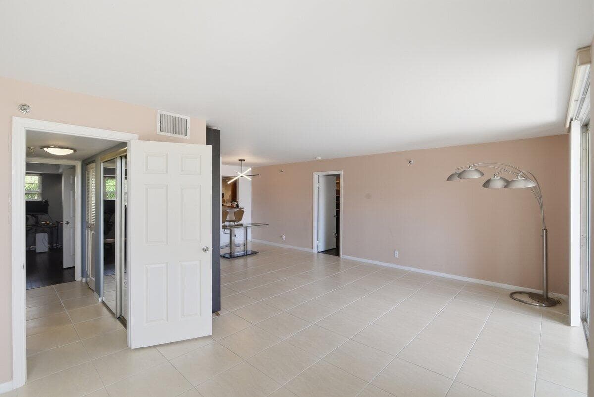 5340 NW 2nd Avenue 326, Boca Raton, FL 33487 — photo 14 of 29