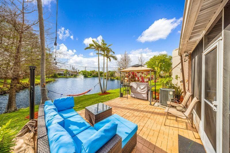 200 E Hemingway Circle, Margate, FL 33063 — photo 25 of 31