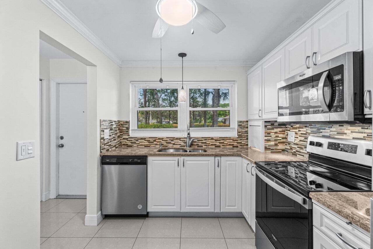 2010 S Federal Highway 101, Boynton Beach, FL 33435 — photo 4 of 34