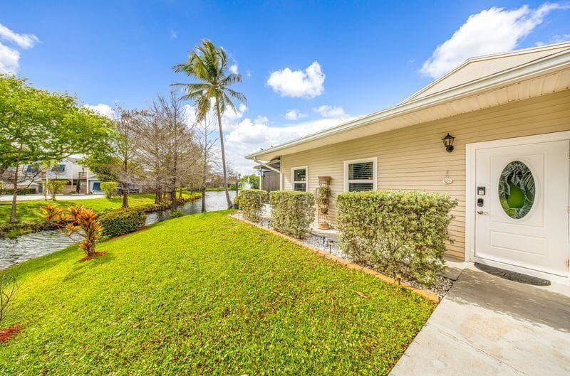 200 E Hemingway Circle, Margate, FL 33063 — photo 7 of 31