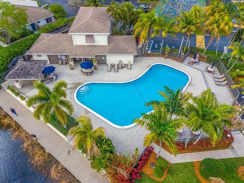 200 E Hemingway Circle, Margate, FL 33063 — photo 8 of 31