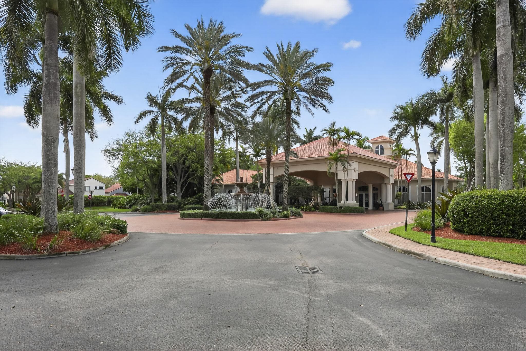1776 NW 78th Avenue, Pembroke Pines, FL 33024 — photo 1 of 32