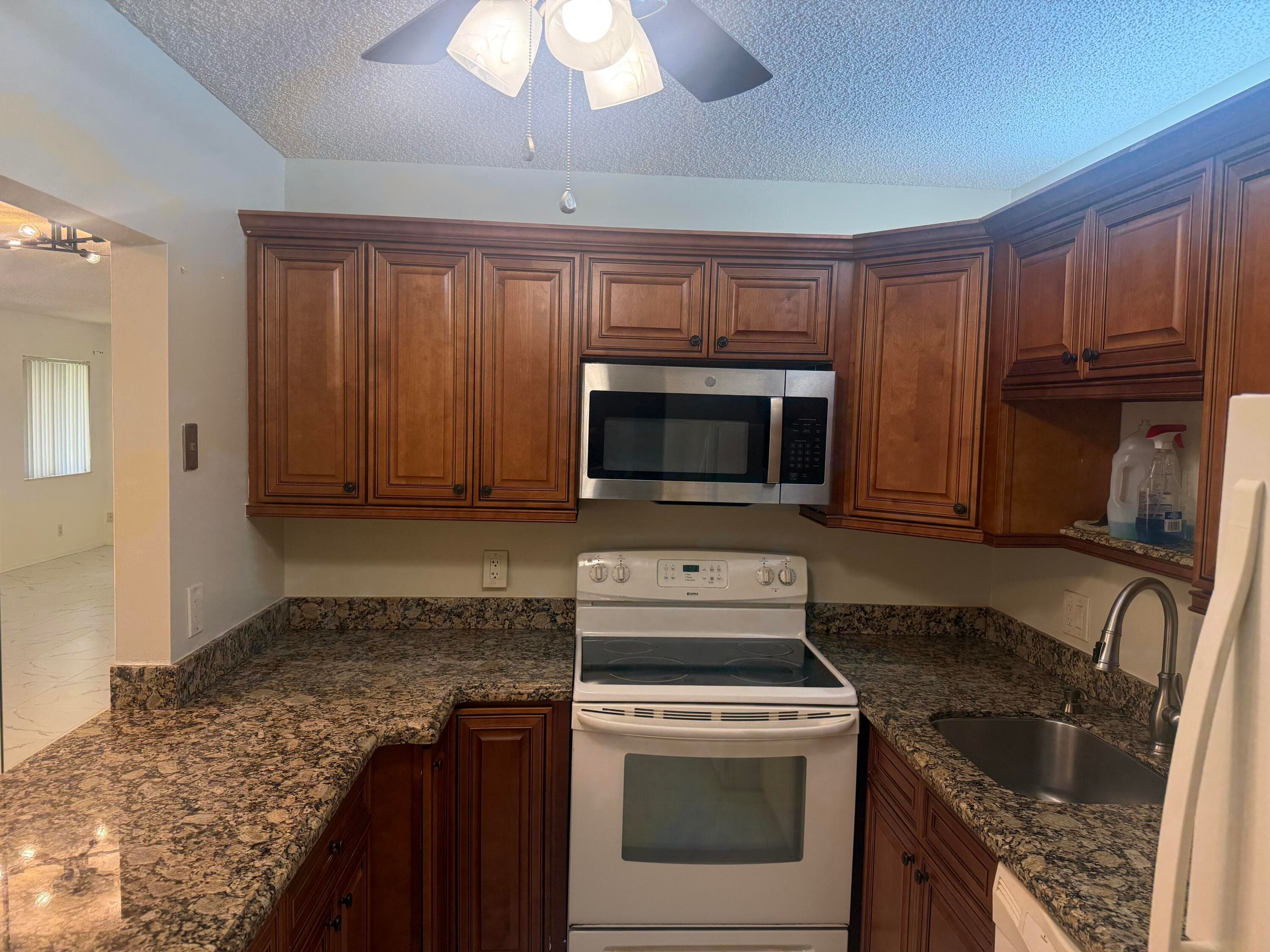 211 Pine Hov Circle D-2, Greenacres, FL 33463 — photo 3 of 16