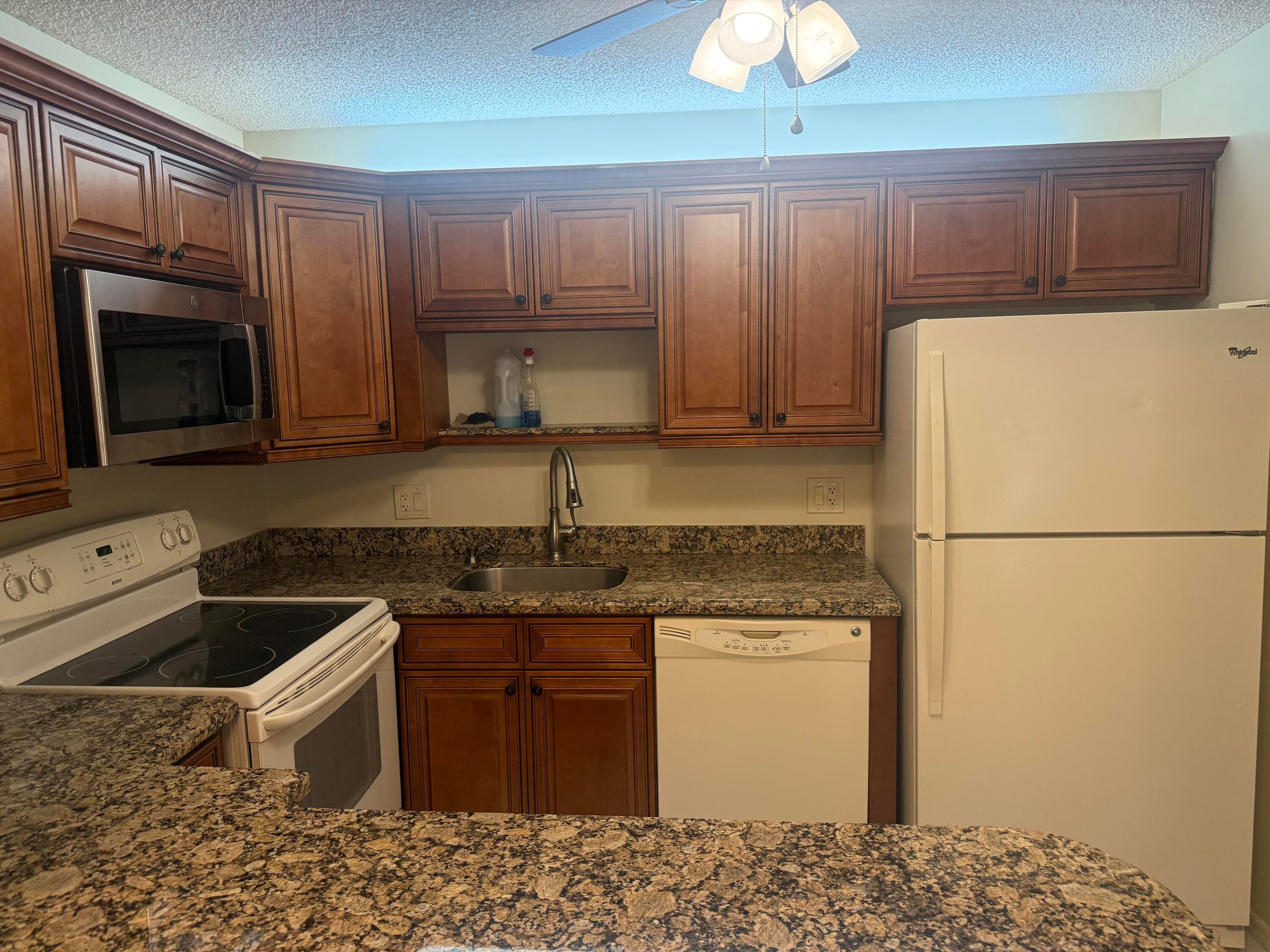 211 Pine Hov Circle D-2, Greenacres, FL 33463 — photo 11 of 16