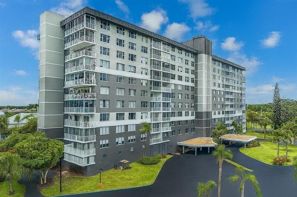 3850 Washington Street 1003, Hollywood, FL 33021 — photo 1 of 30