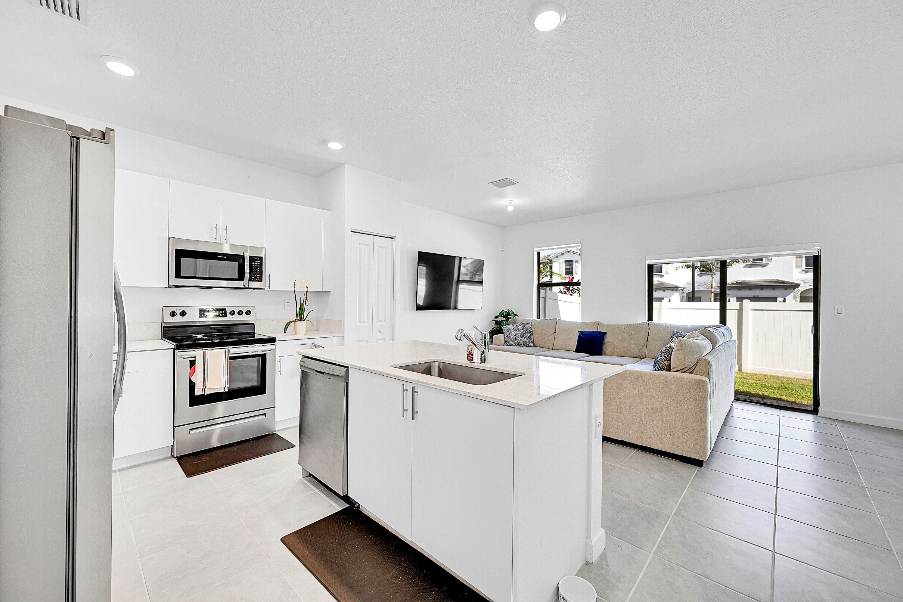 20357 NW 4th Path, Miami Gardens, FL 33169 — photo 11 of 38