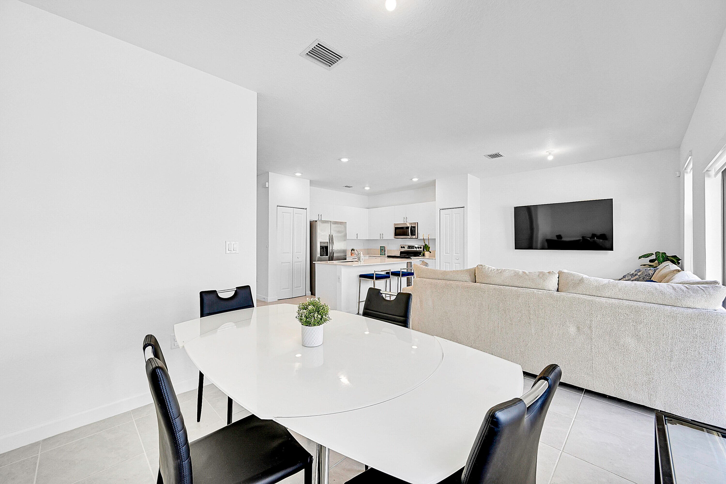 20357 NW 4th Path, Miami Gardens, FL 33169 — photo 14 of 38