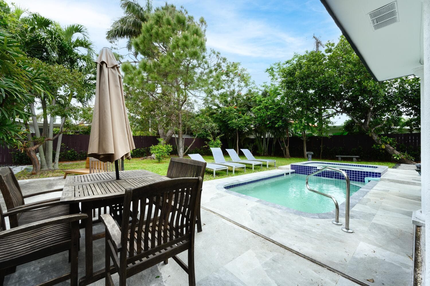 1629 S Lakeside Drive, Lake Worth Beach, FL 33460 — photo 26 of 42