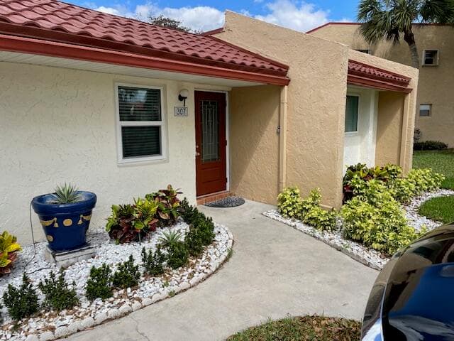 307 Lake Evelyn Drive, West Palm Beach, FL 33411 — photo 2 of 58