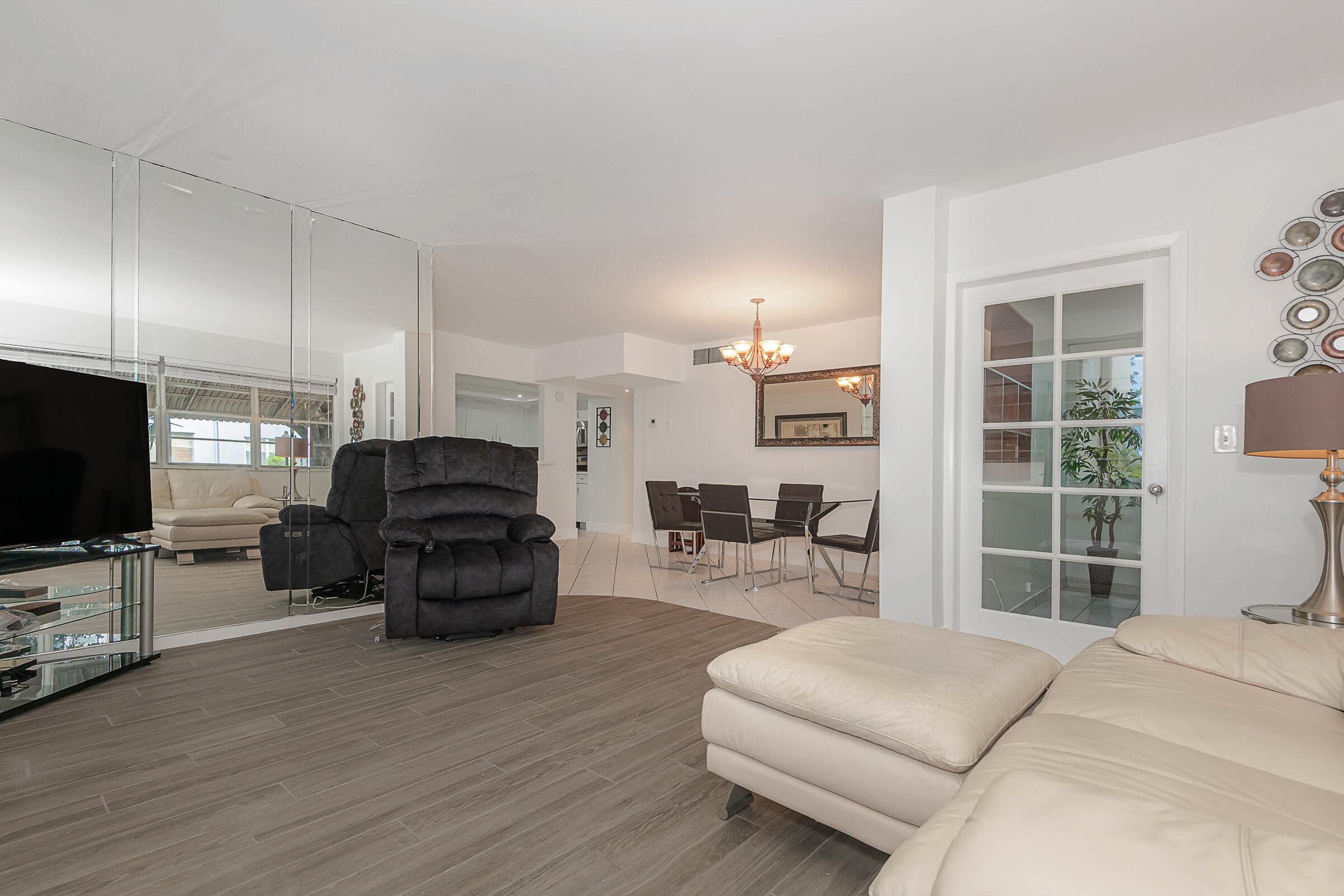1333 E Hallandale Beach Boulevard 101, Hallandale Beach, FL 33009 — photo 10 of 30