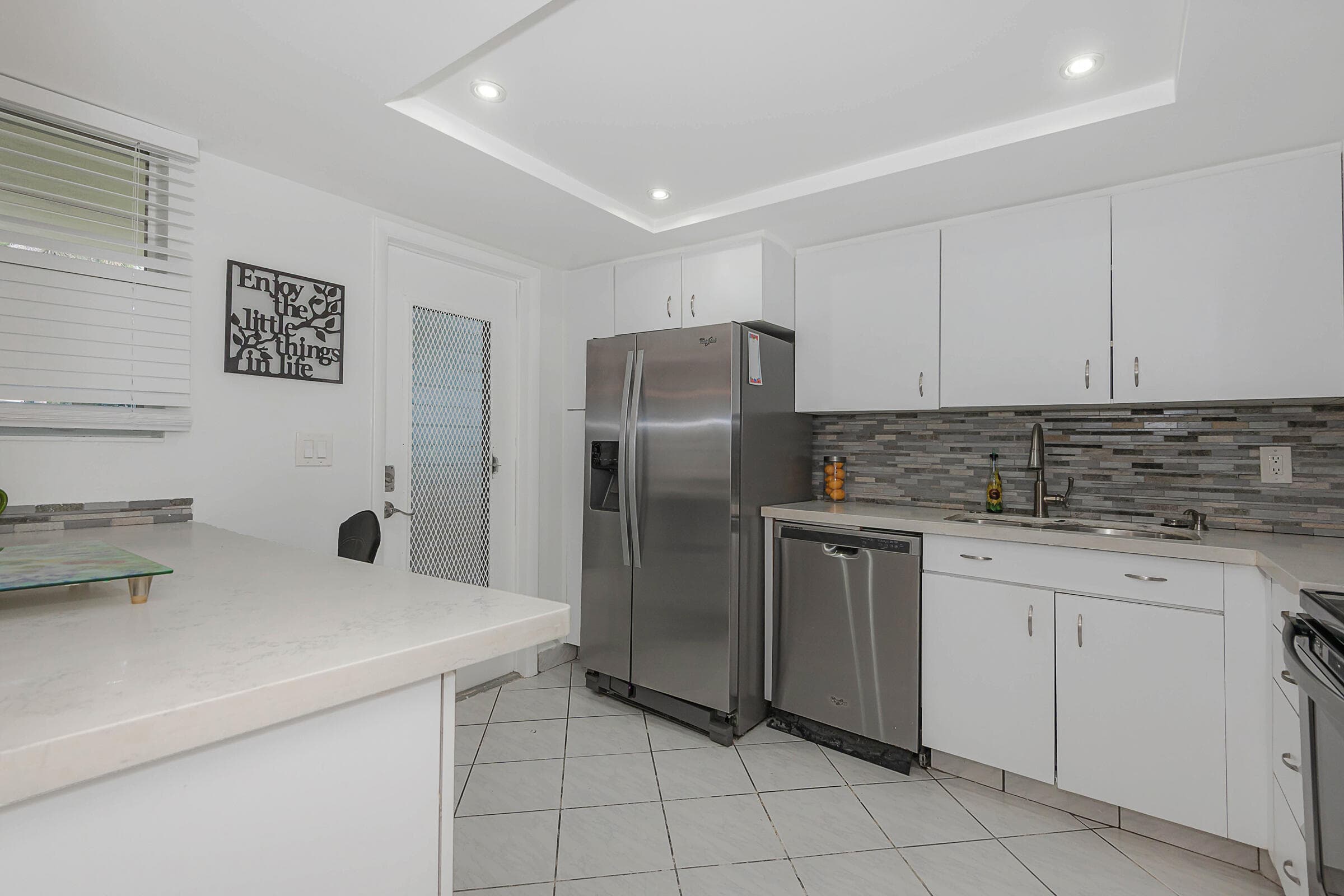 1333 E Hallandale Beach Boulevard 101, Hallandale Beach, FL 33009 — photo 12 of 30