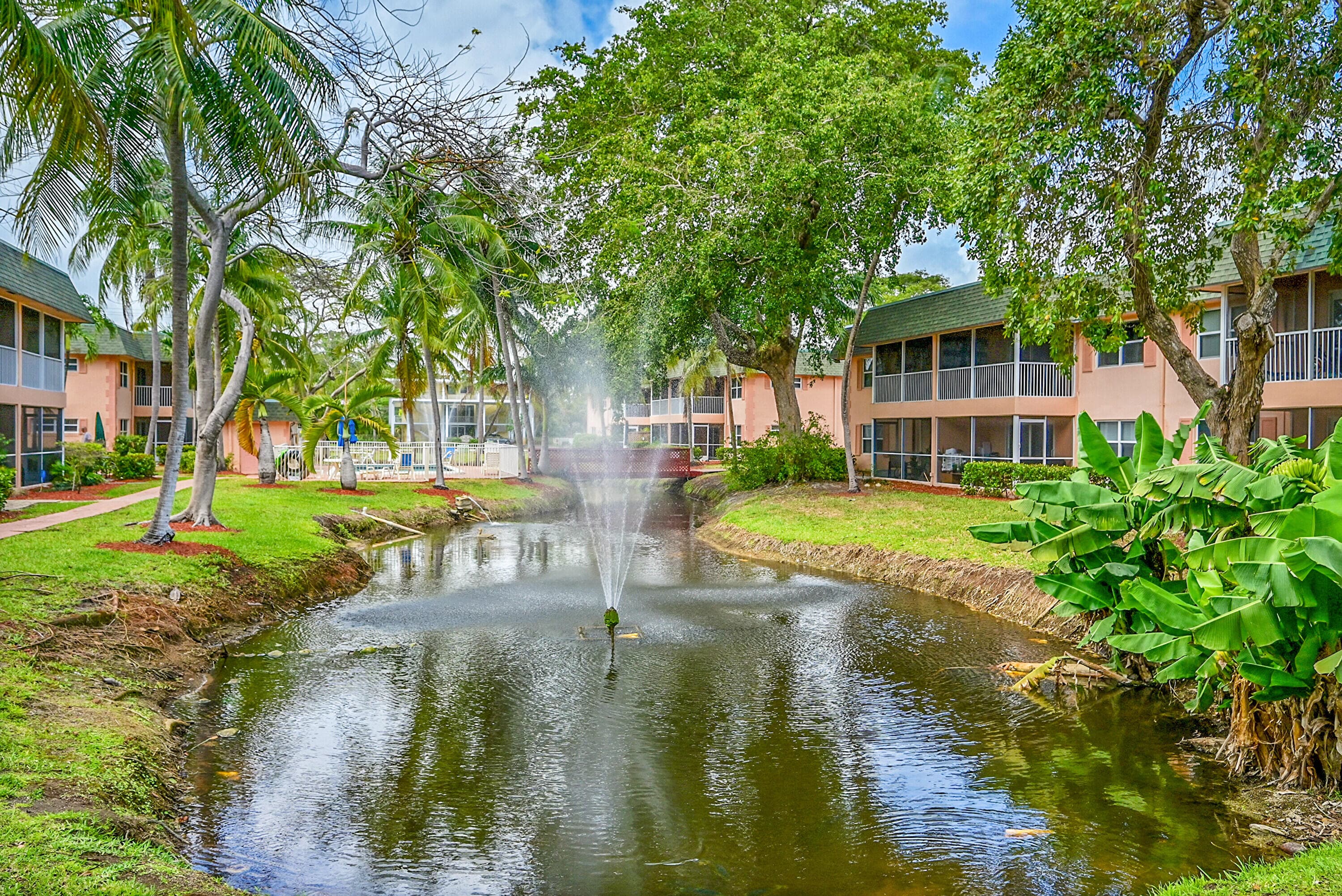 760 SE 2nd Avenue H105, Deerfield Beach, FL 33441 — photo 1 of 33