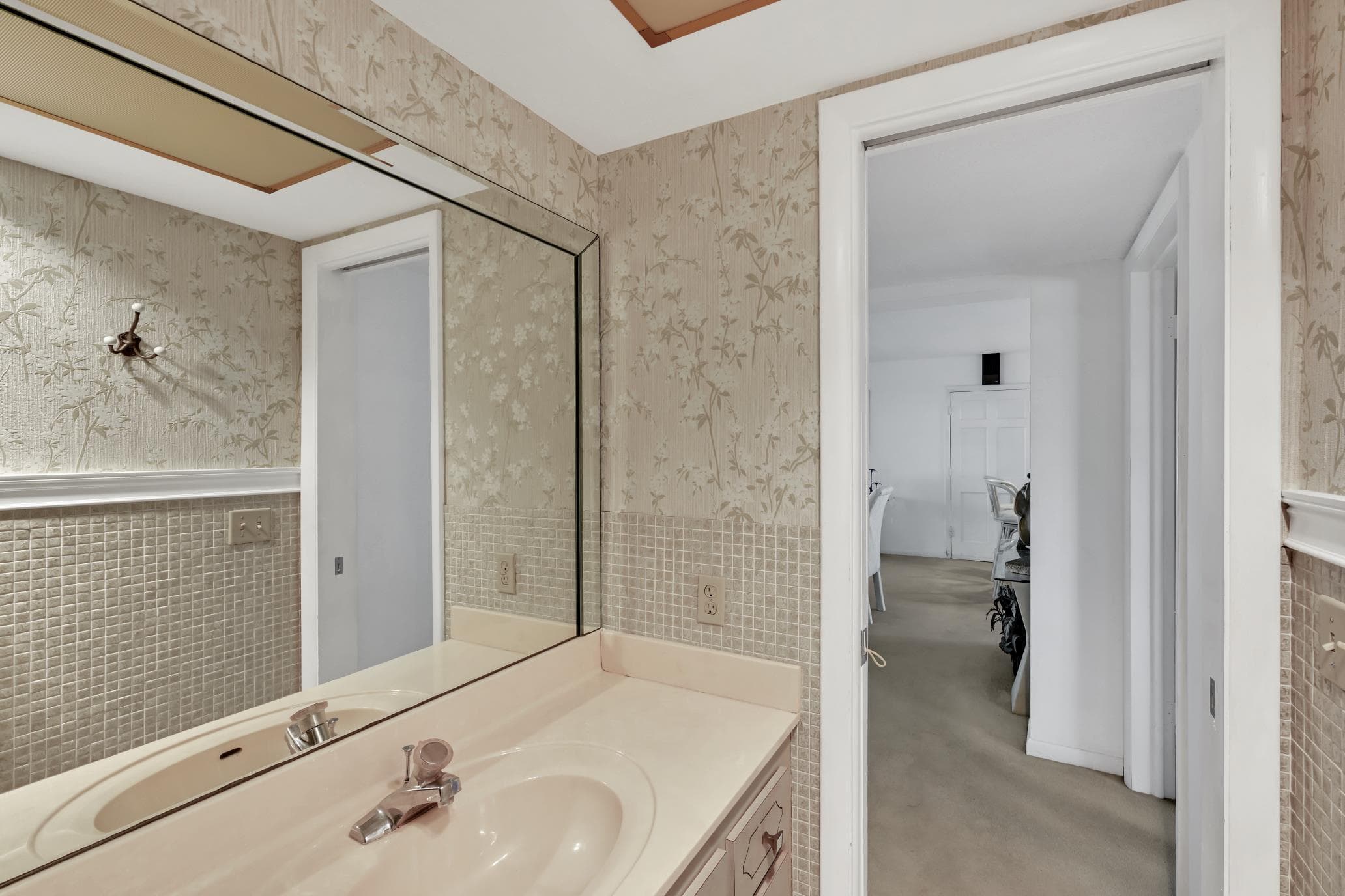 907 Marina Drive 401, North Palm Beach, FL 33408 — photo 14 of 22
