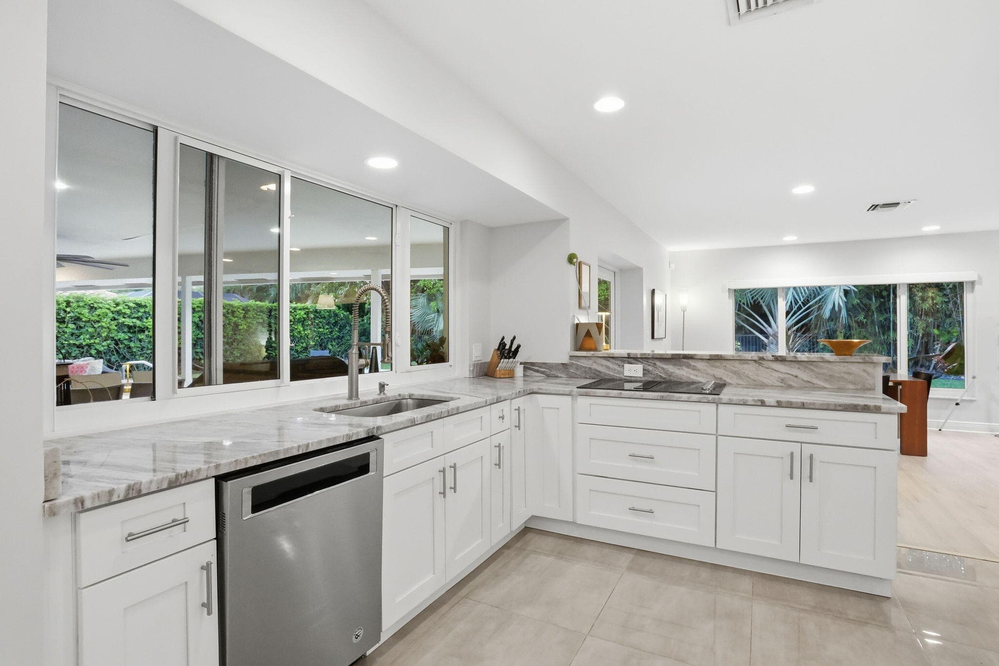 2001 Embassy Drive, West Palm Beach, FL 33401 — photo 13 of 64